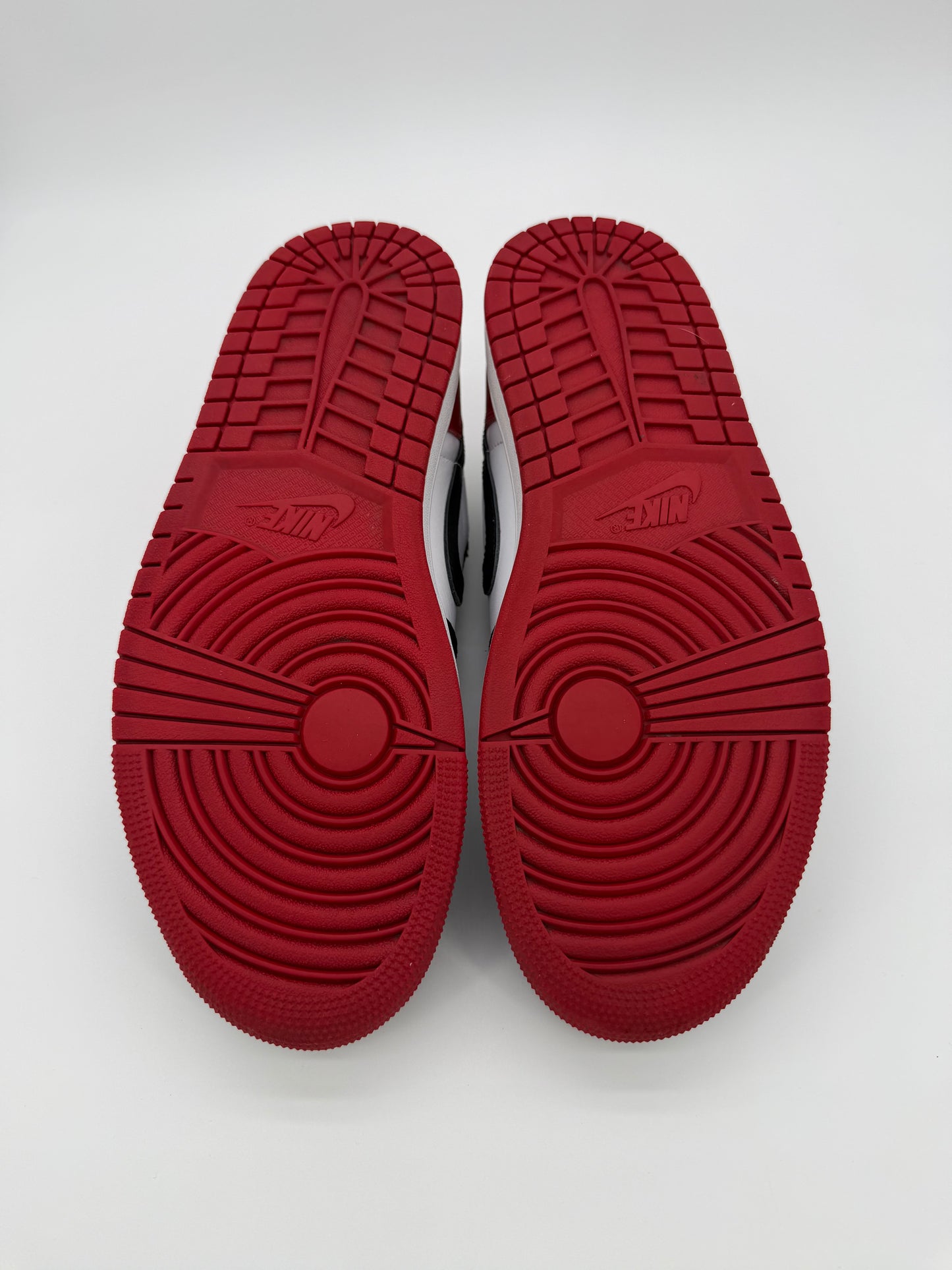 Jordan 1 Retro Low OG Black Toe (2023)