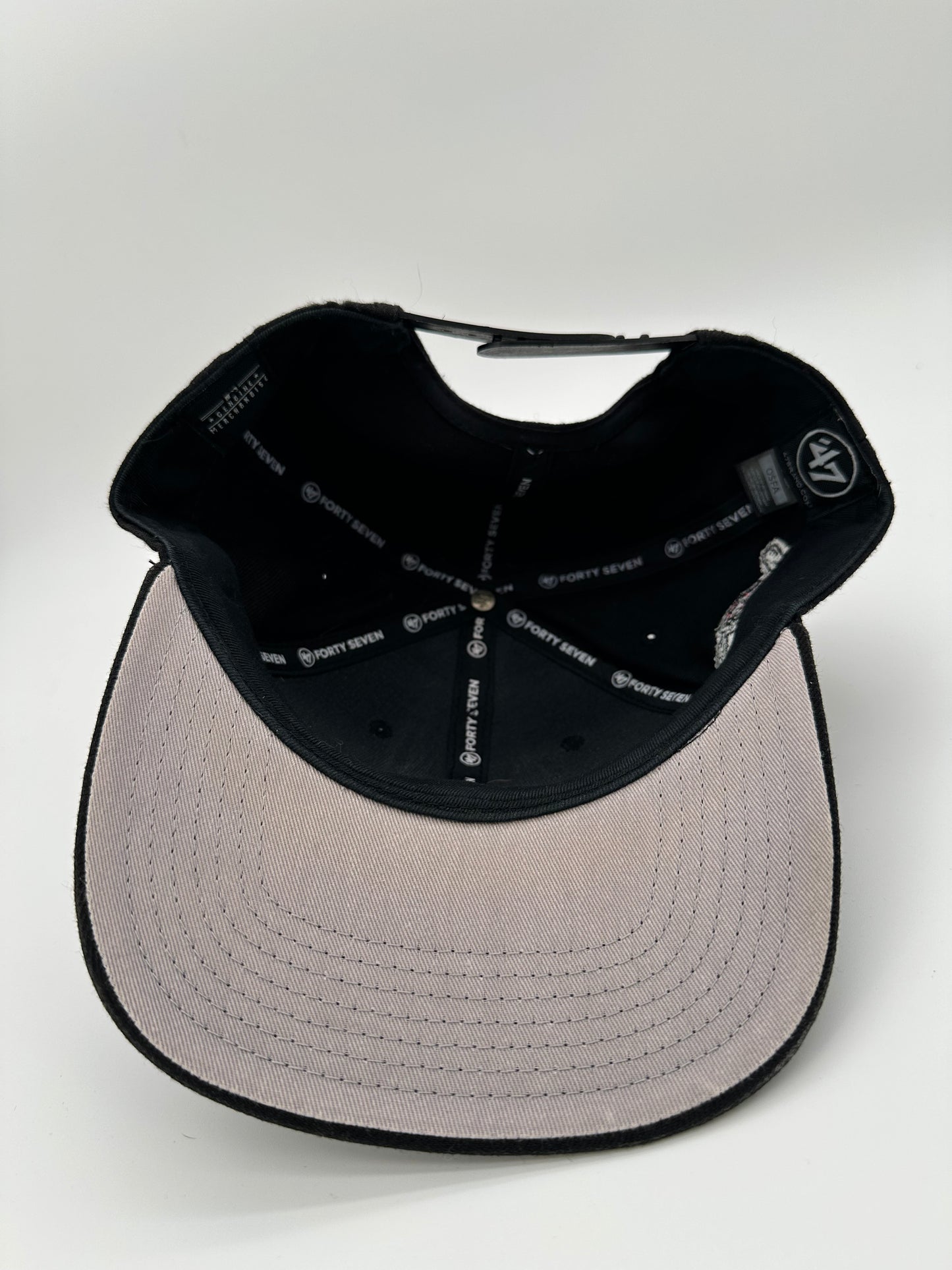 47 Snapback Black Pirates