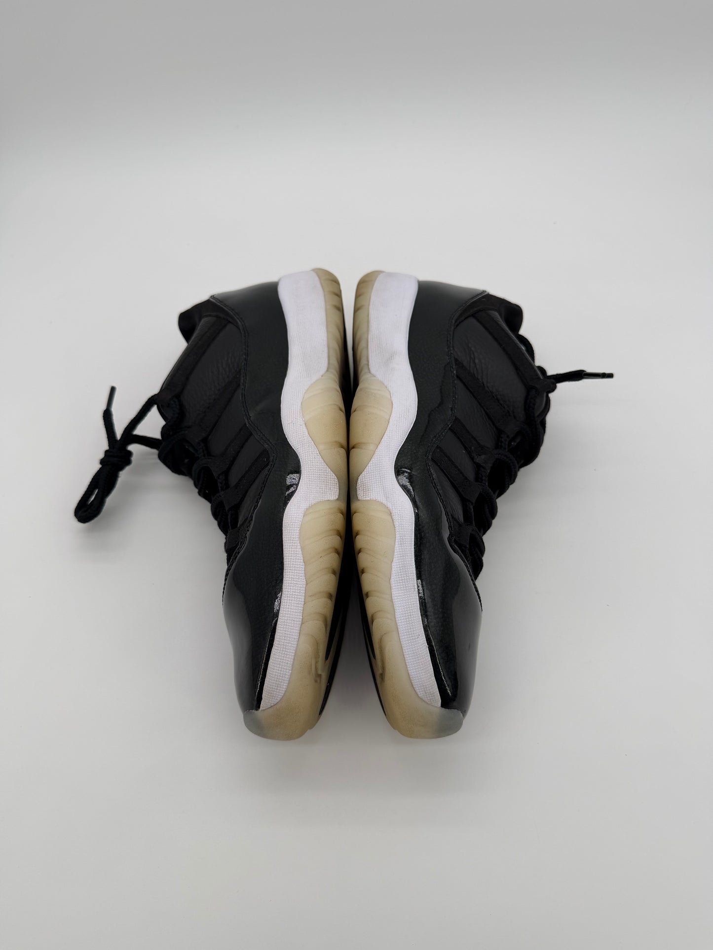 Jordan 11 Retro Low 72-10