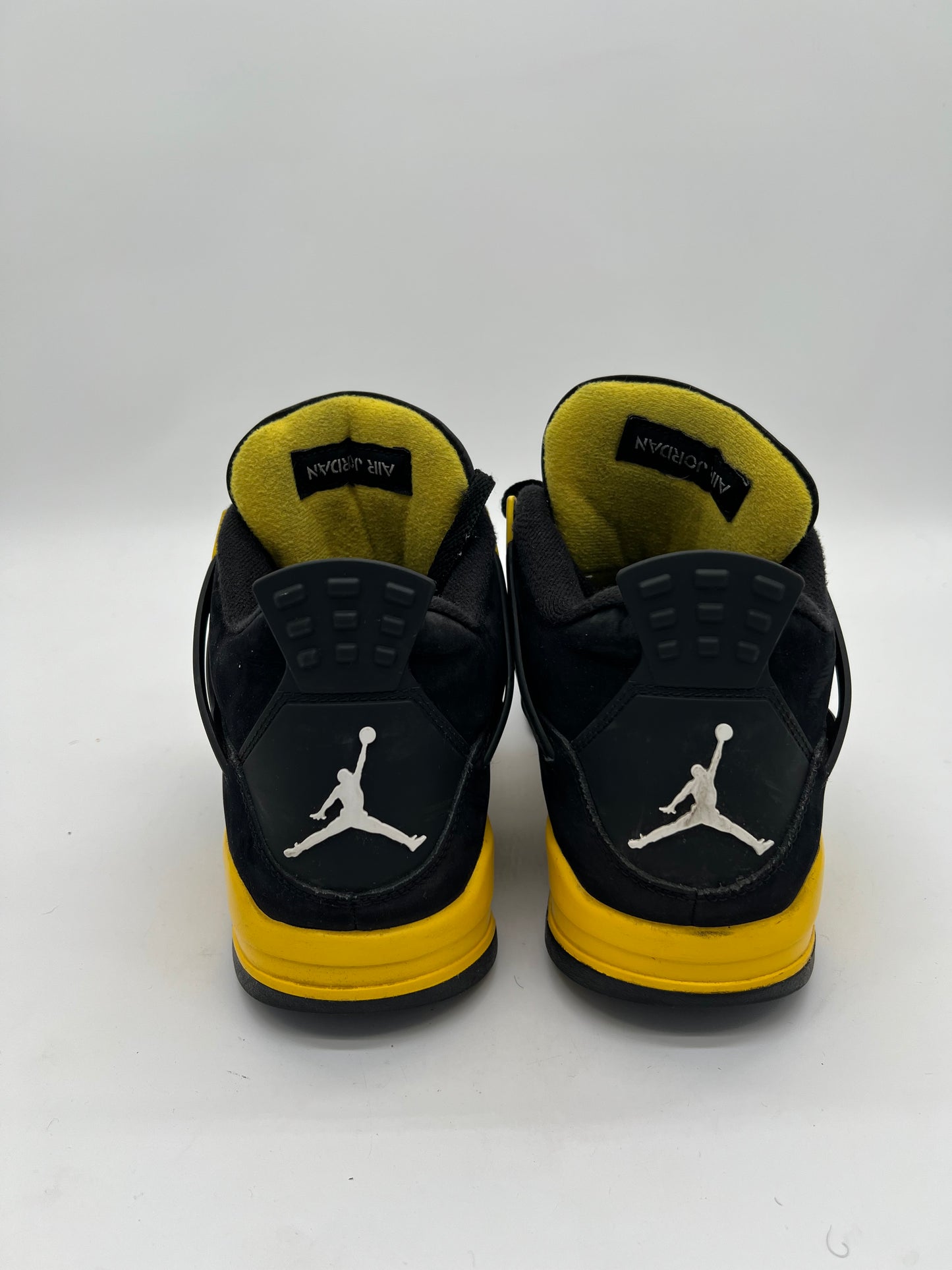 Jordan 4 Retro Thunder (2023)