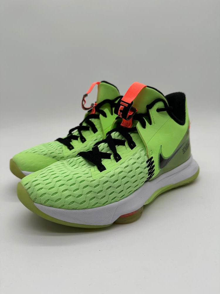 Nike LeBron Witness 5 Grinch