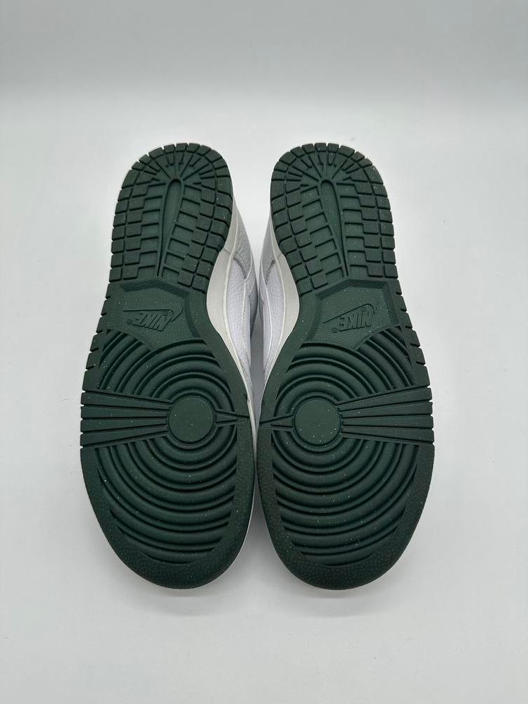 Nike Dunk Low Retro SE Photon Dust Vintage Green