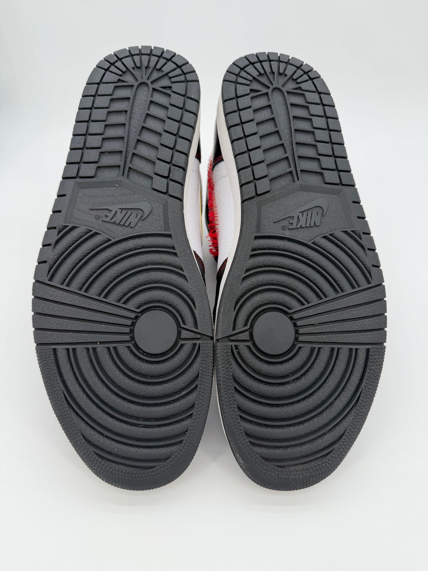 Jordan 1 Retro High Defiant White Black Gym Red