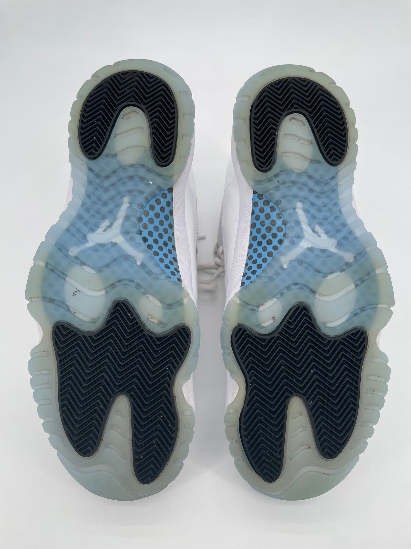Jordan 11 Retro Legend Blue (2024)