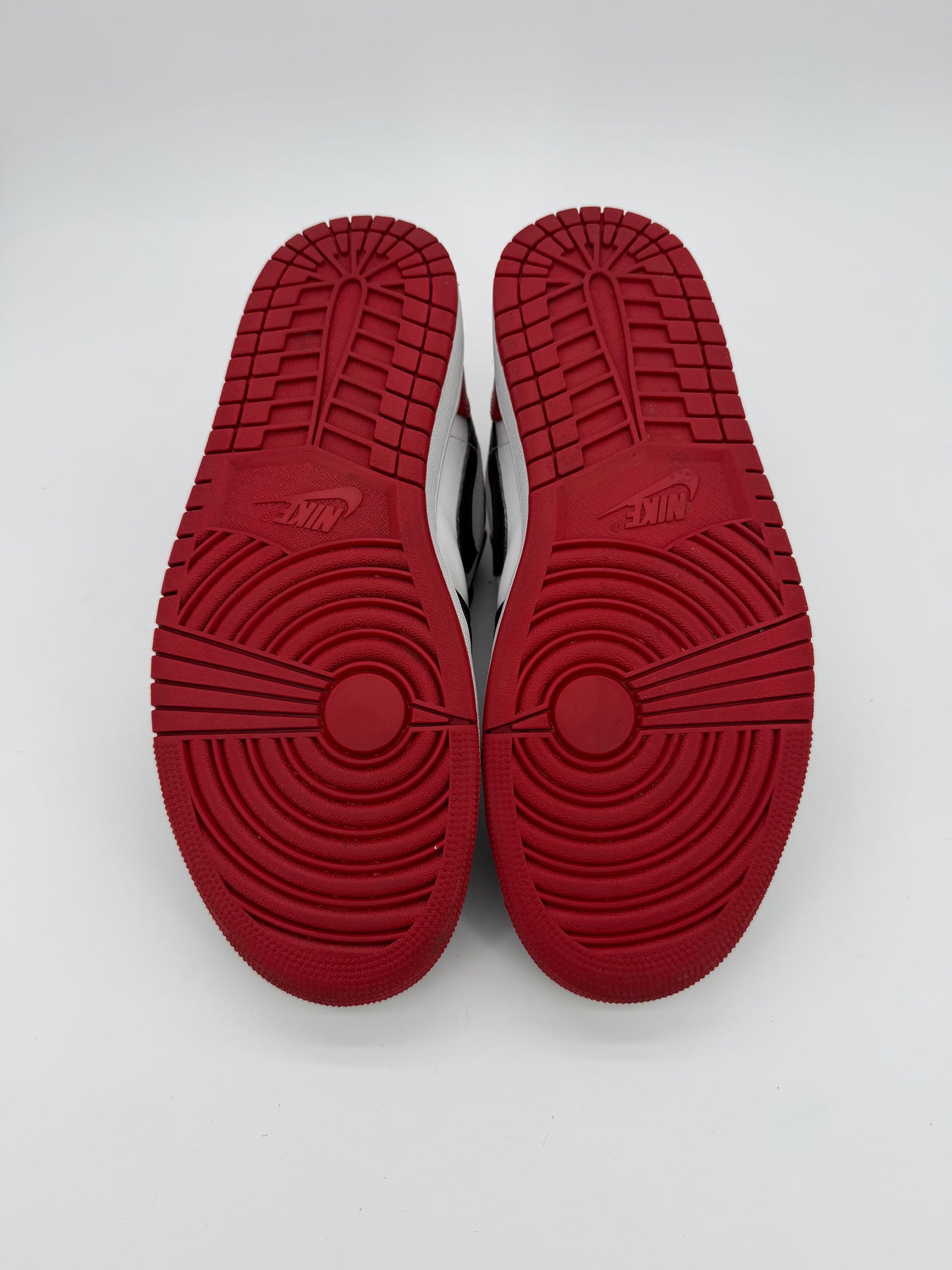 Jordan 1 Low Bred Toe