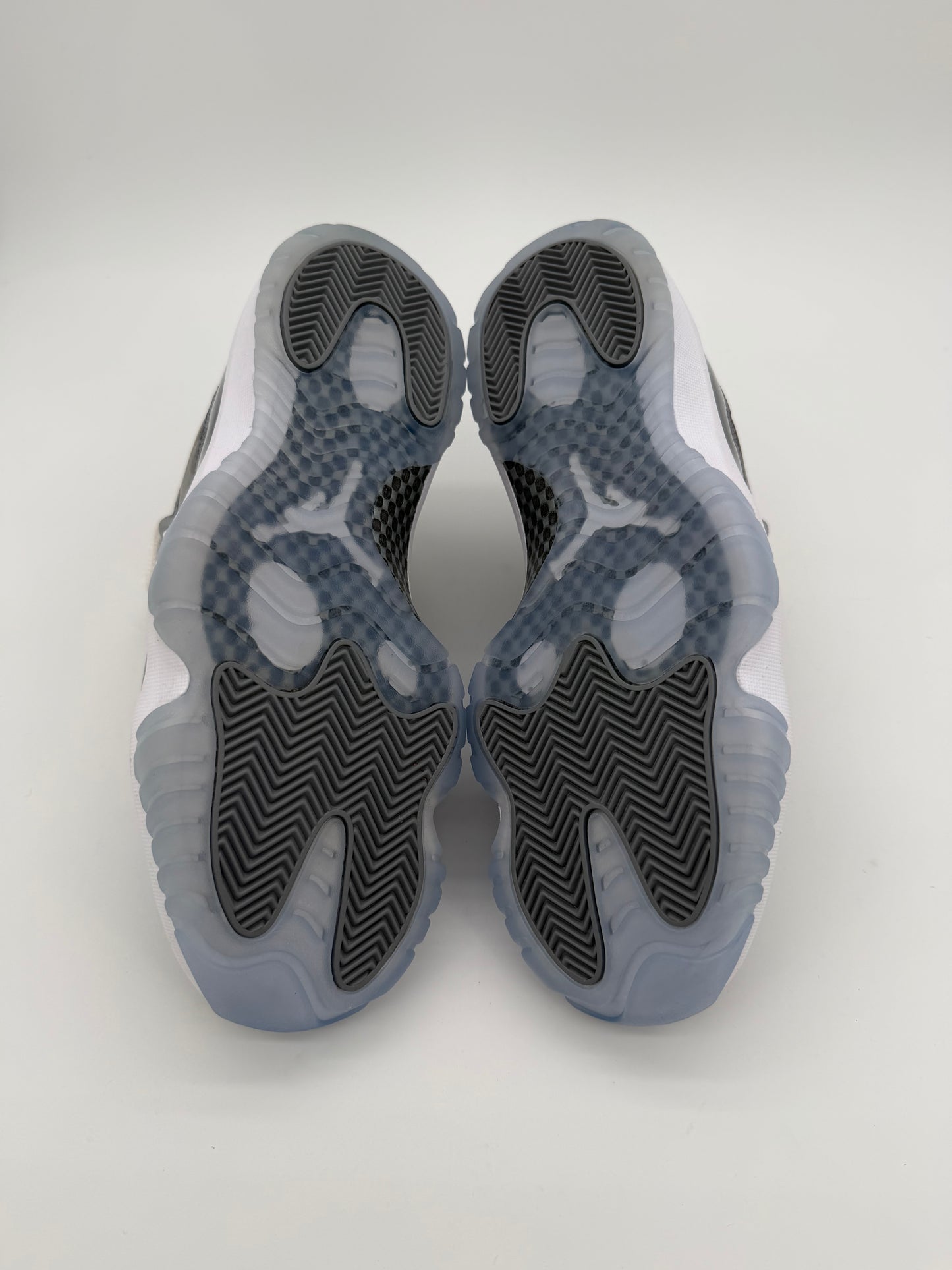 Jordan 11 Retro Low Cool Grey