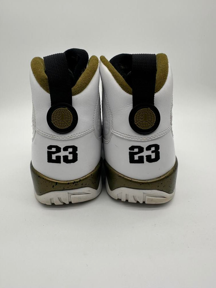 Jordan 9 Retro Statue