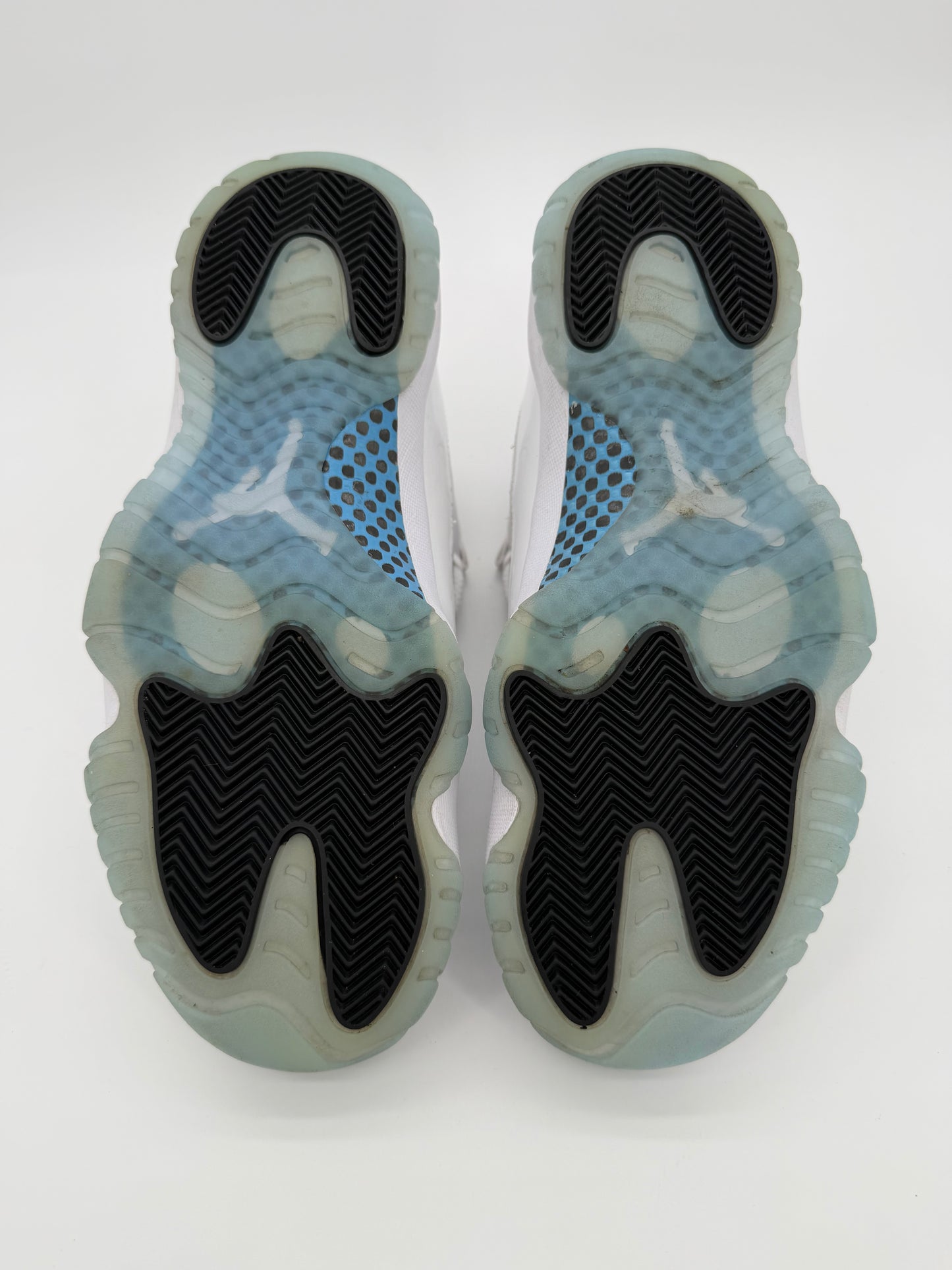 Jordan 11 Retro Legend Blue (2024)