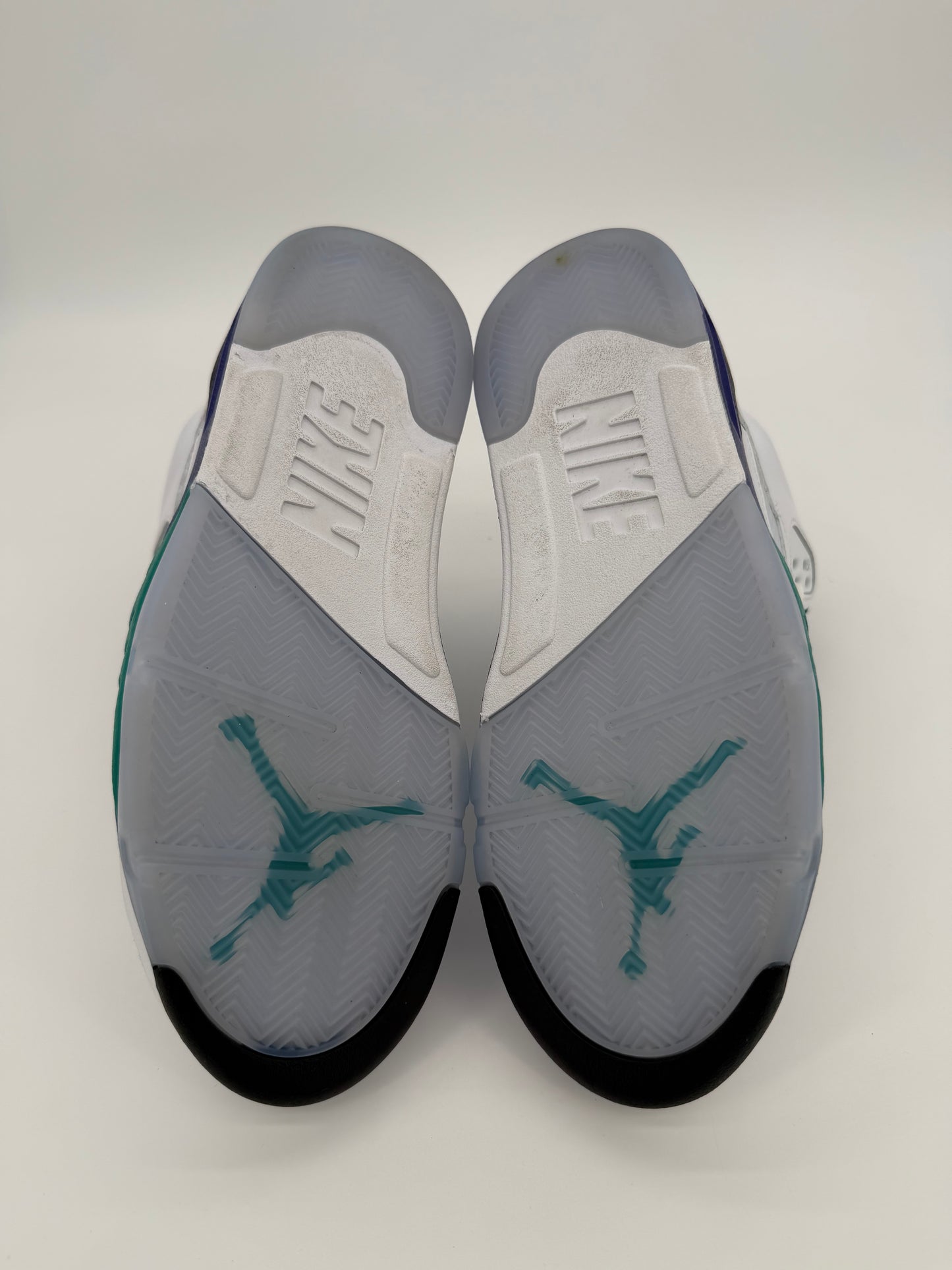 Jordan 5 Retro Grape (2025)