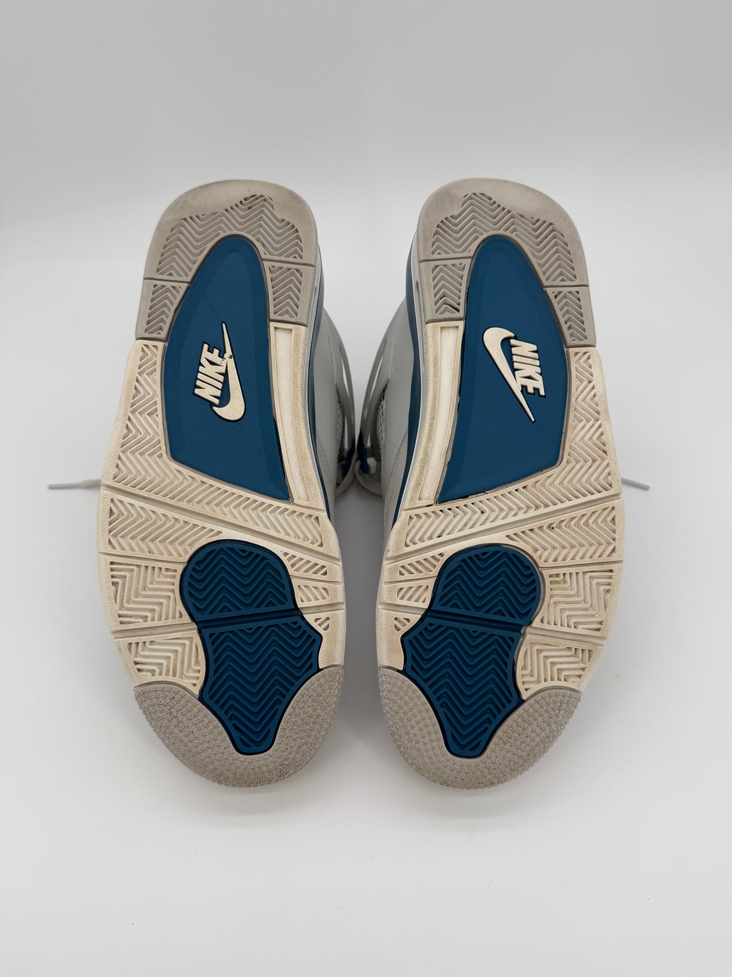 Jordan 4 Retro Military Blue (2024)