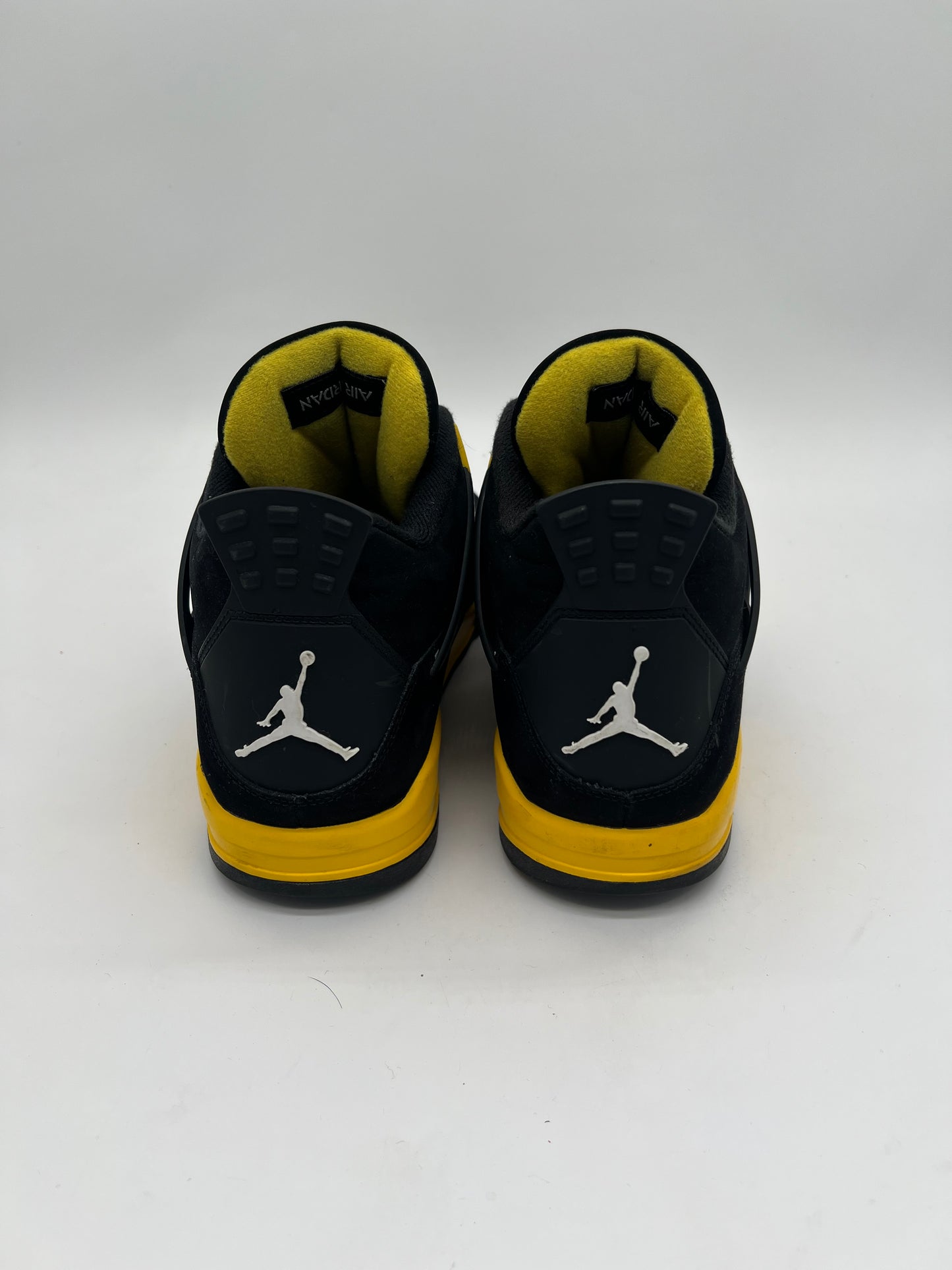 Jordan 4 Retro Thunder (2023)