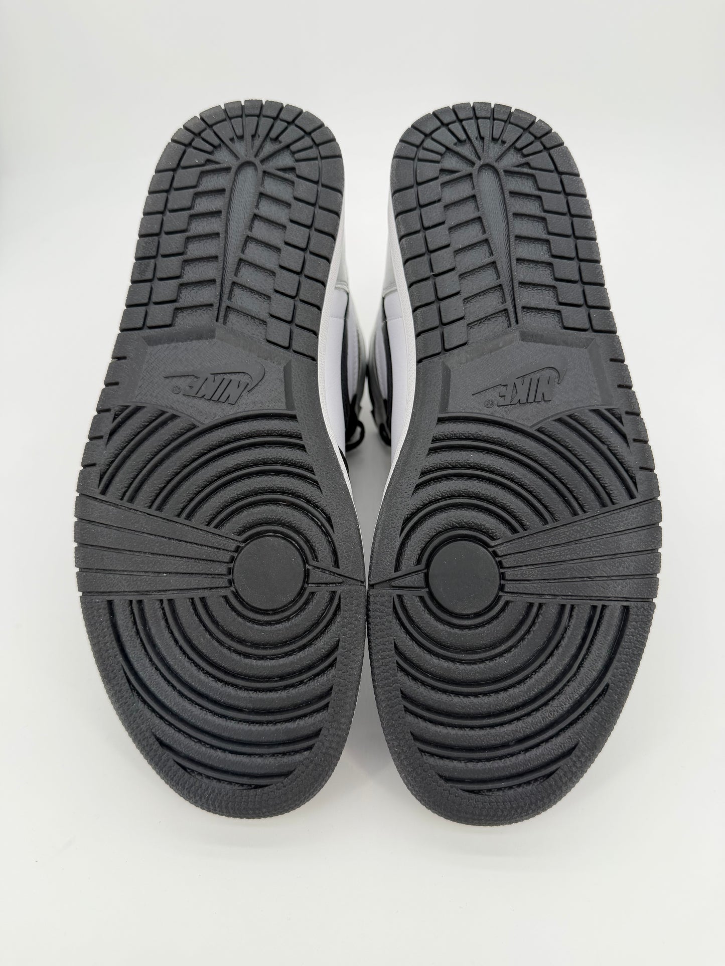 Jordan 1 Retro High Silver Toe (Women's)