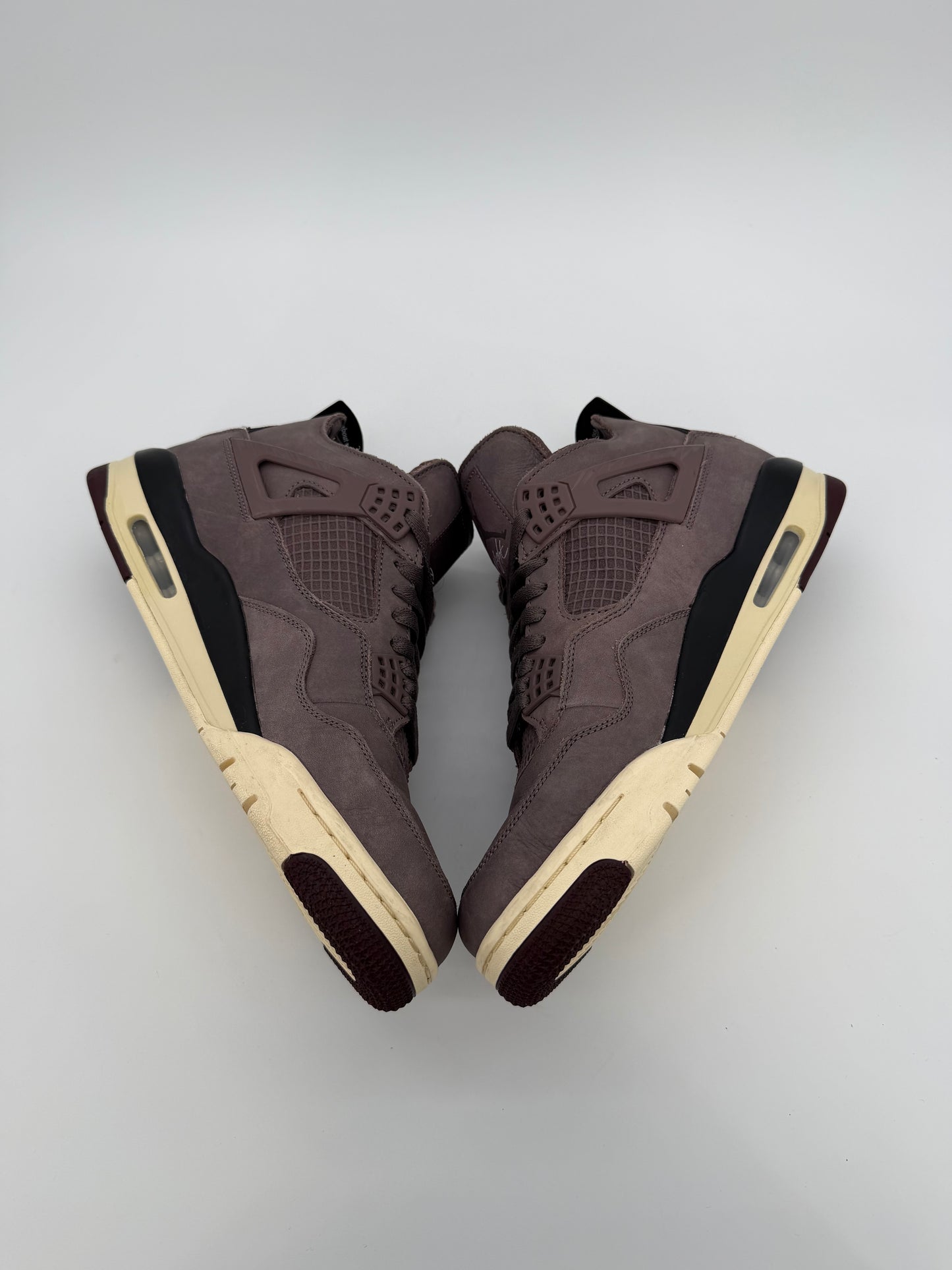 Jordan 4 Retro SP A Ma Maniére Violet Ore