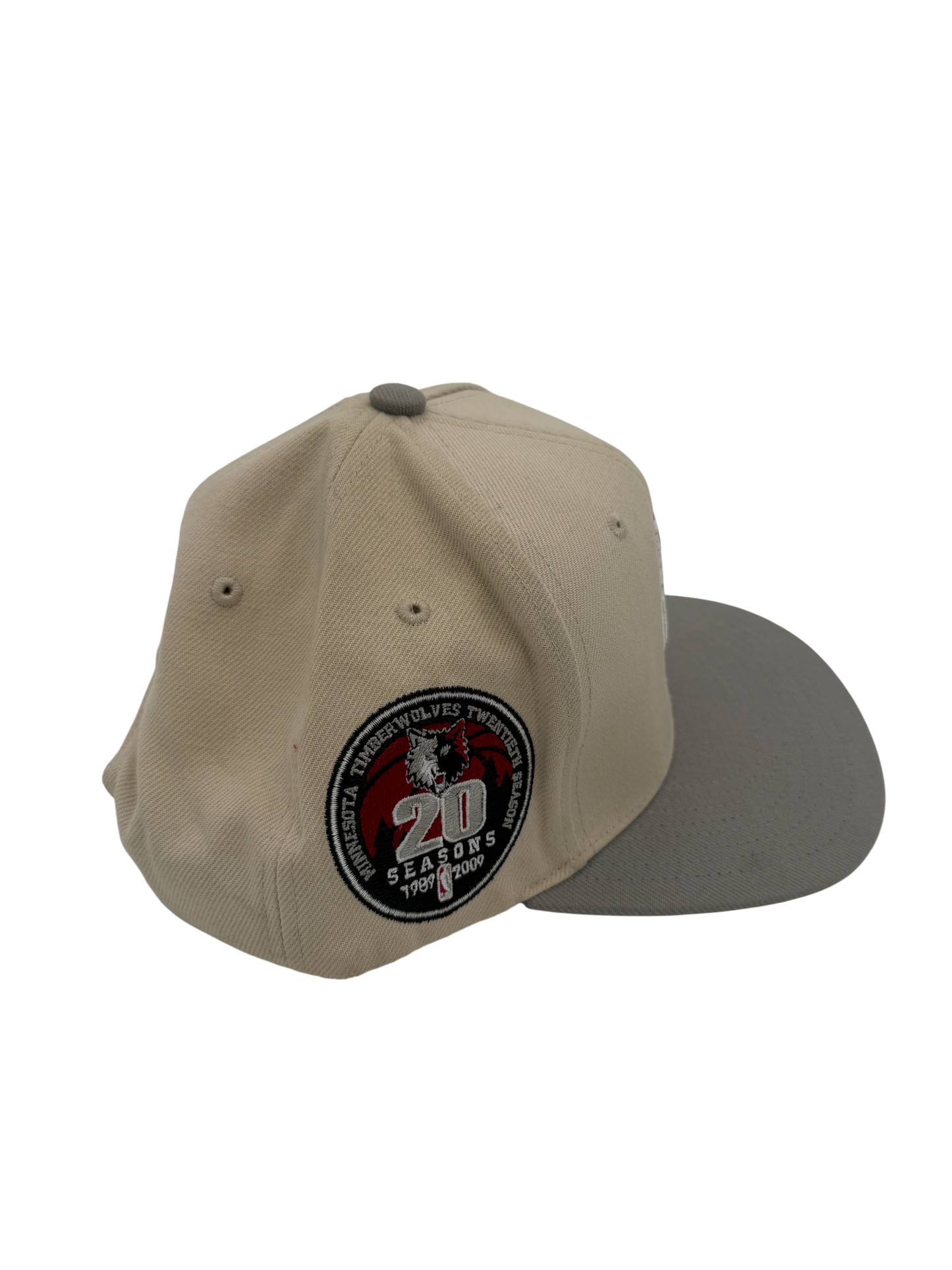 Mitchell And Ness T-Wolves Snapback Cream/Red
