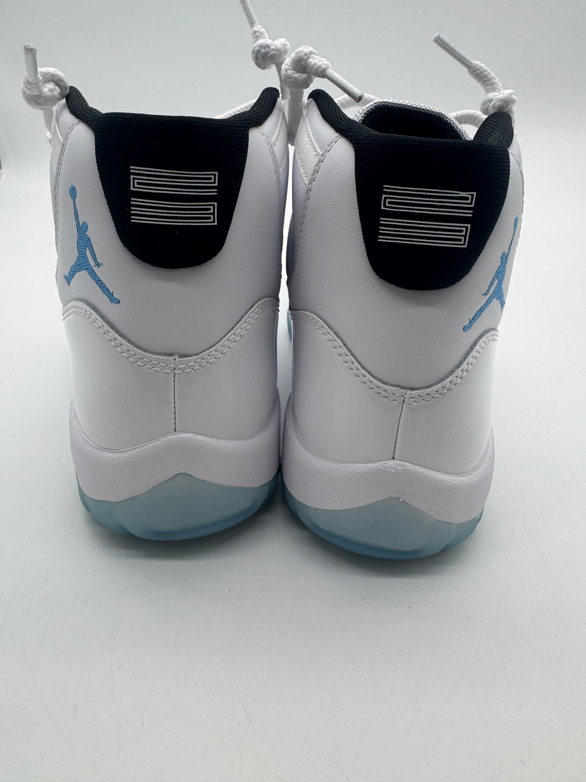 Jordan 11 Retro Legend Blue (2024)