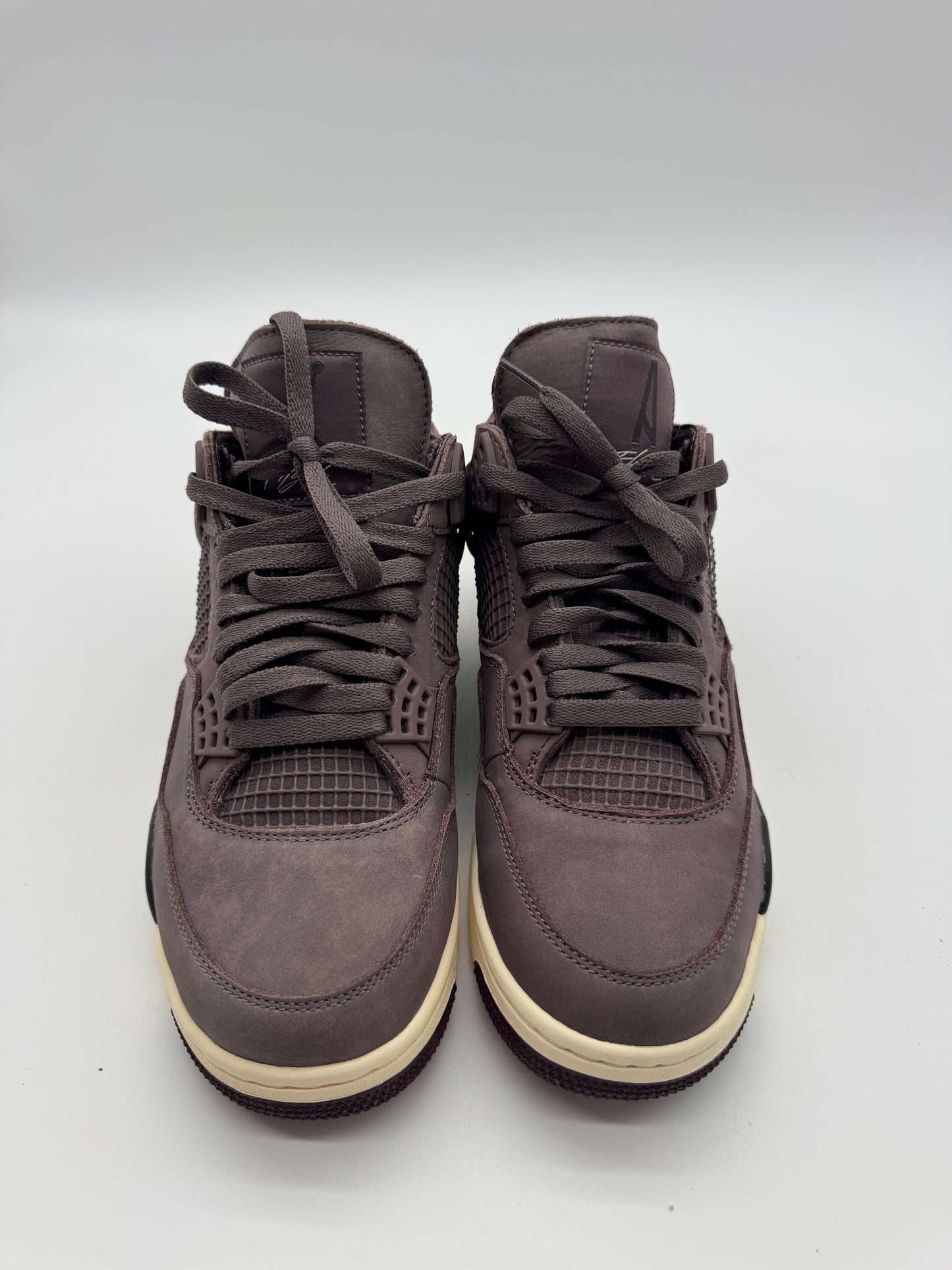 Jordan 4 Retro SP A Ma Maniére Violet Ore