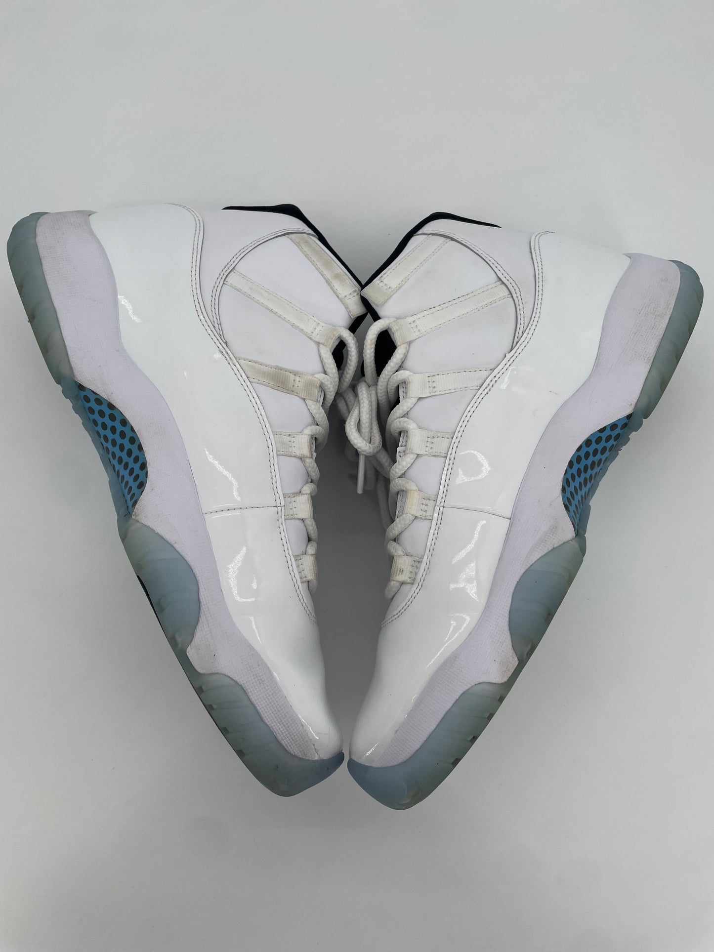 Jordan 11 Retro Legend Blue (2024)