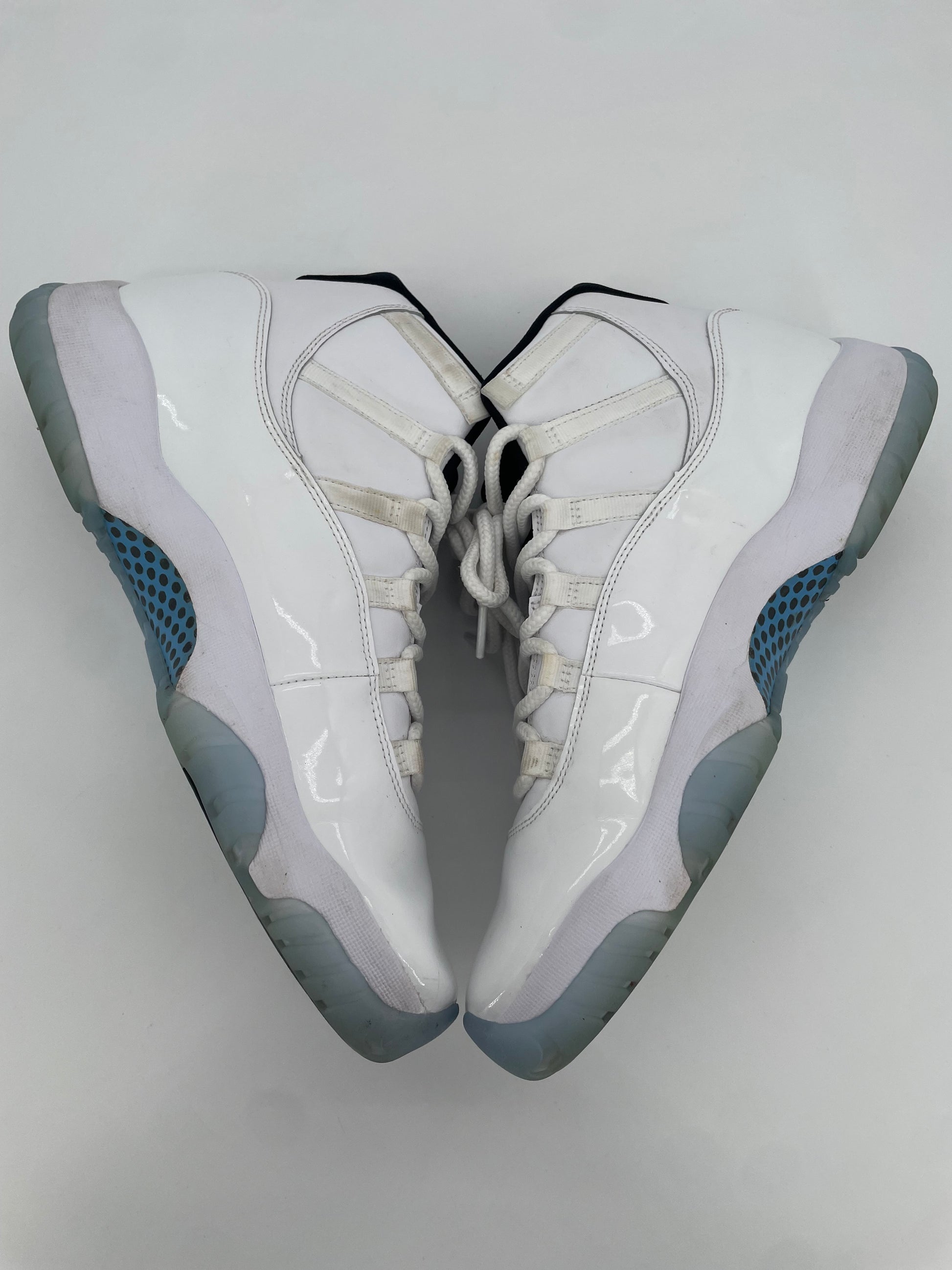 Jordan 11 Retro Legend Blue (2024)