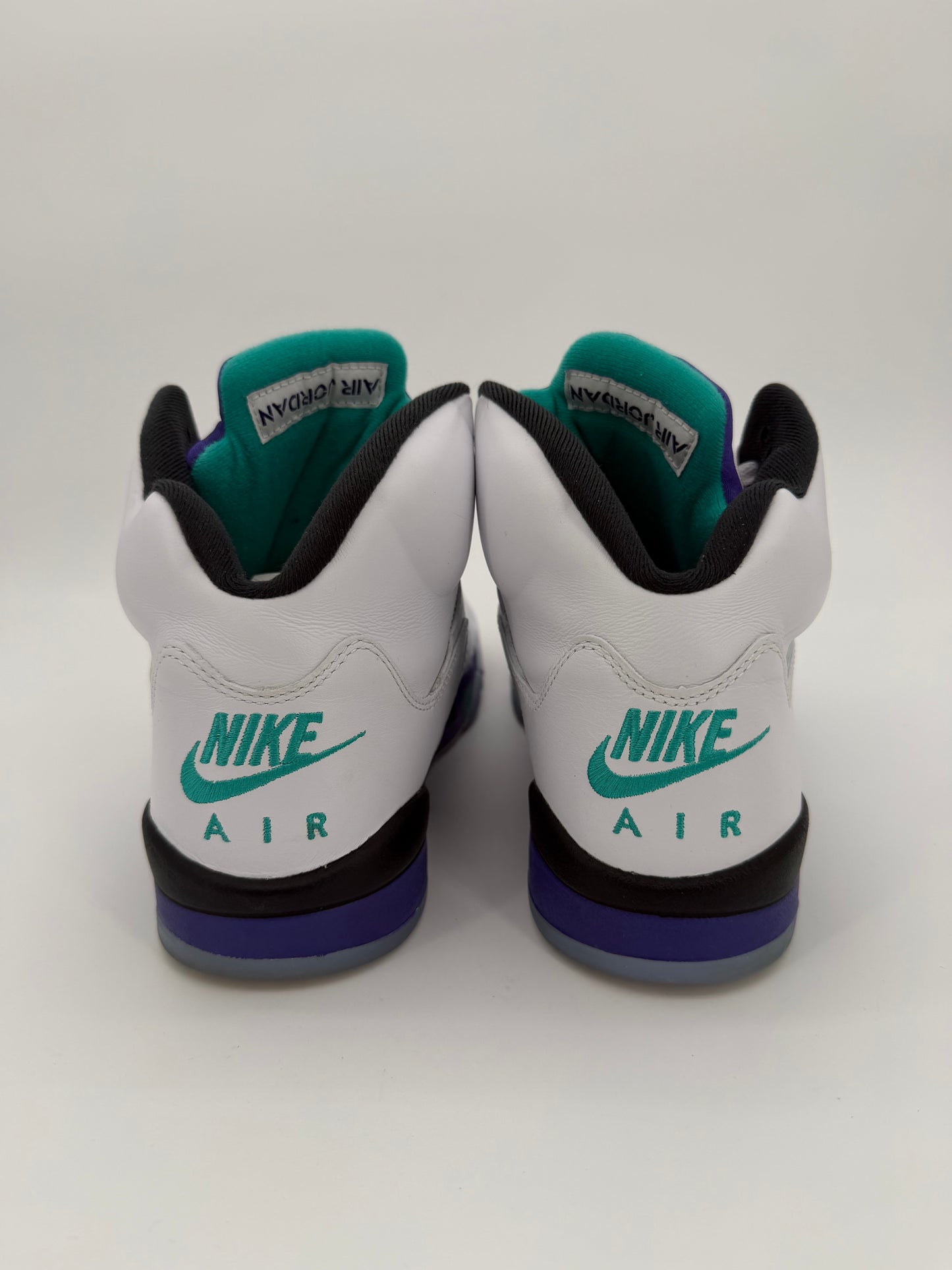 Jordan 5 Retro Grape (2025)