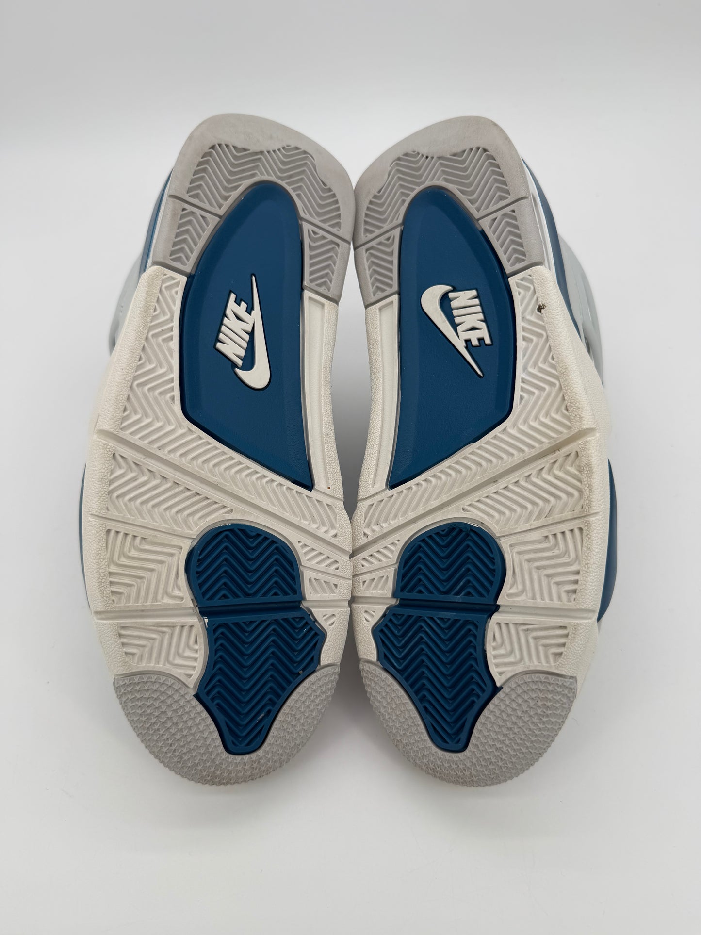 Jordan 4 Retro Military Blue (2024)