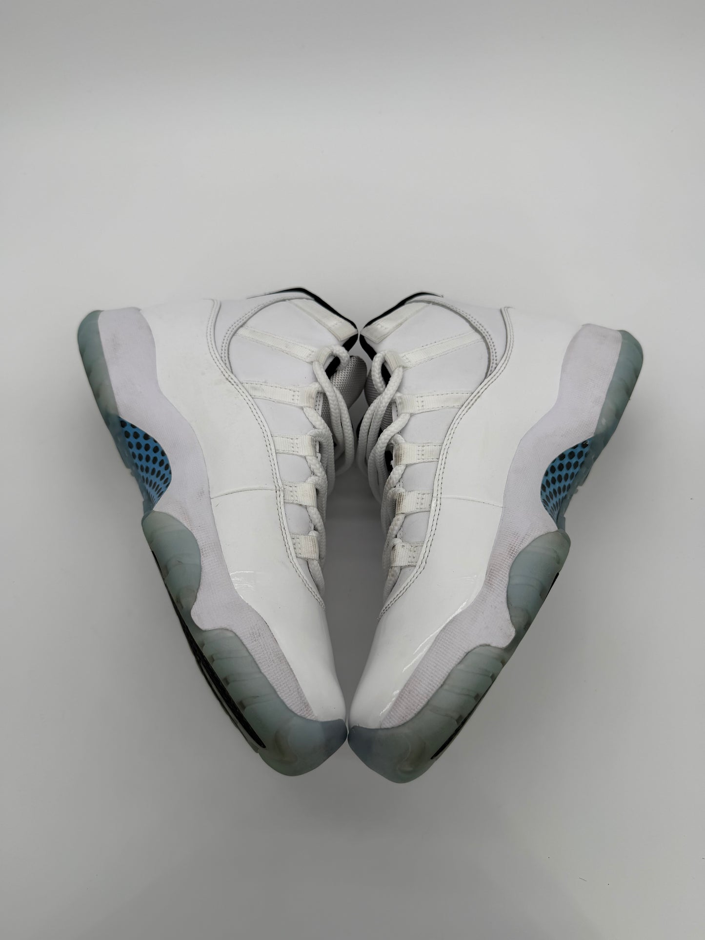 Jordan 11 Retro Legend Blue (2024)