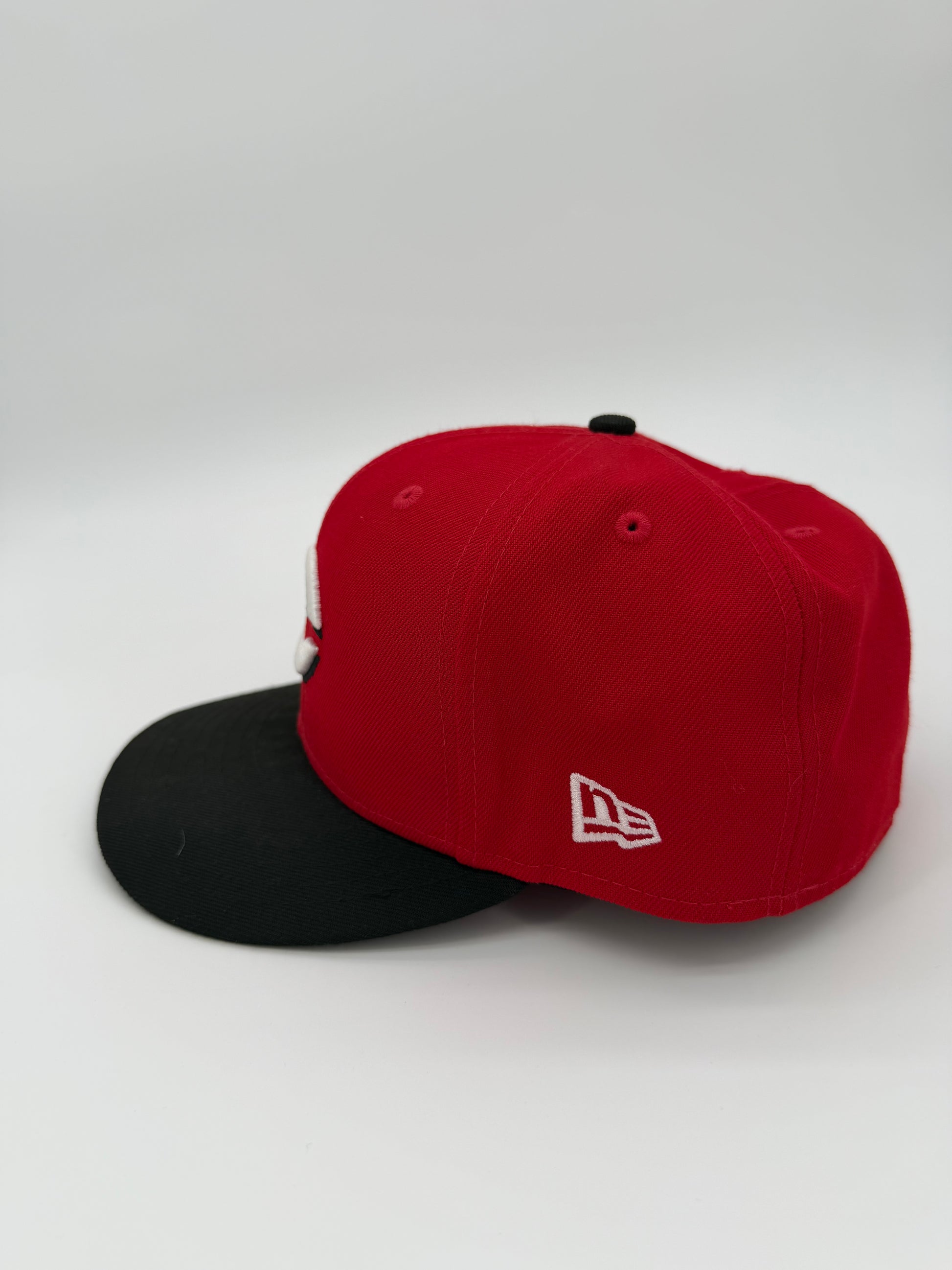 New Era Adult 59FIFTY Cincinnati Reds Fitted with Black Brim