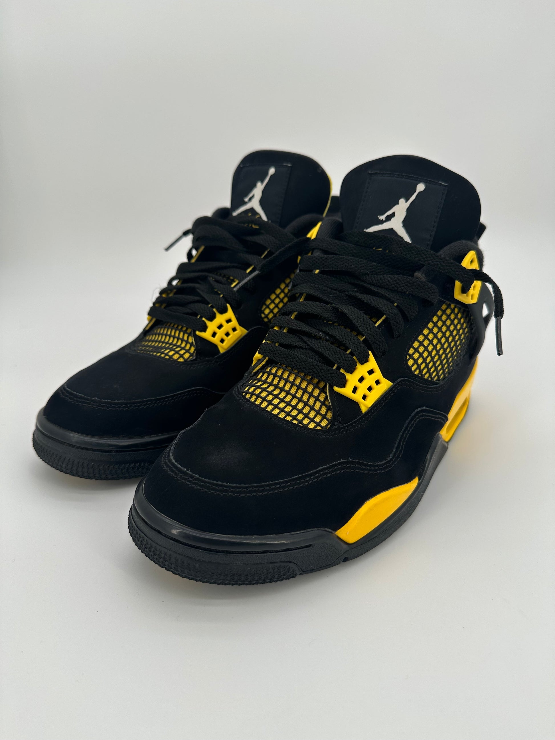 Jordan 4 Retro Thunder (2023)
