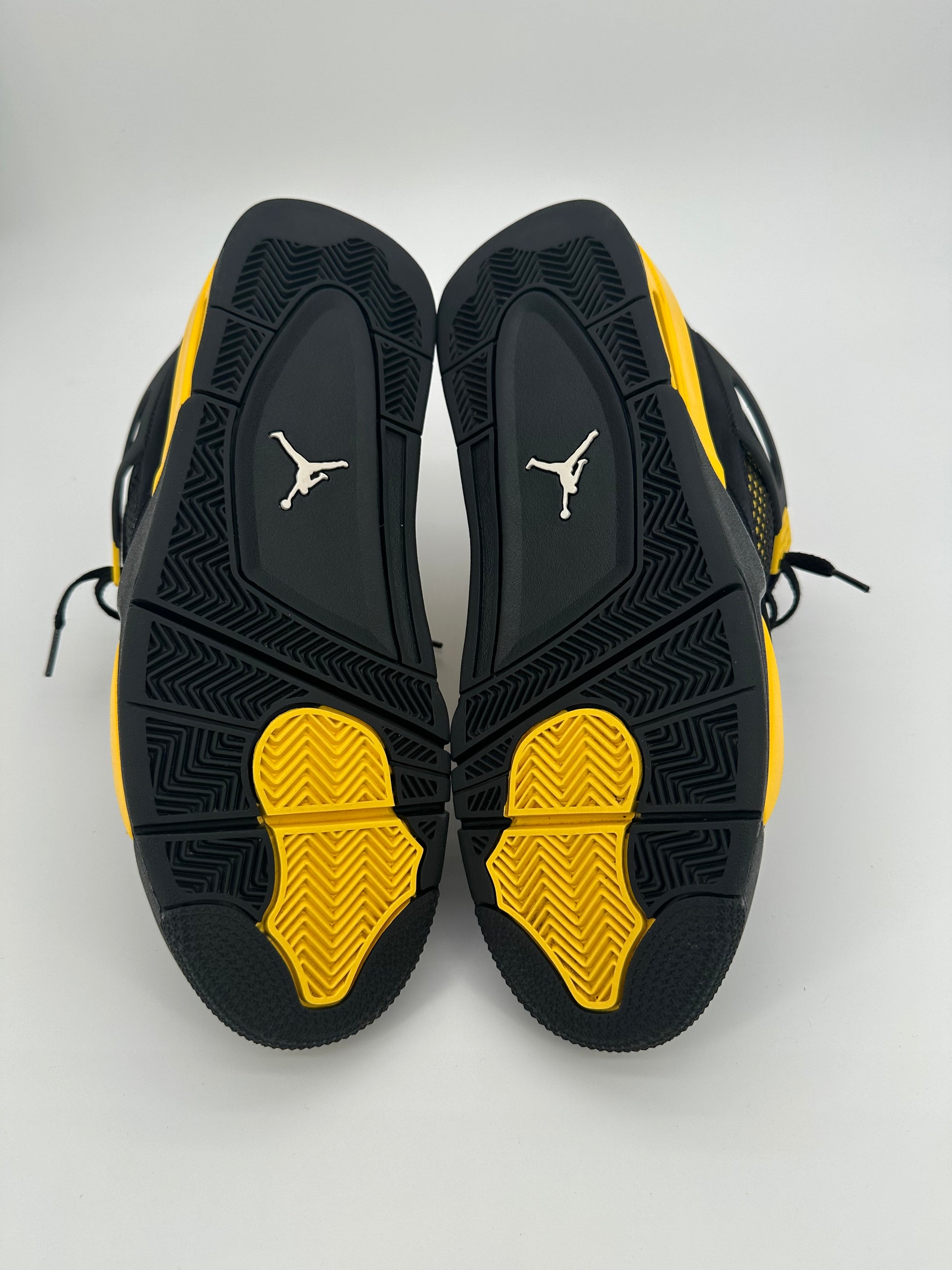 Jordan 4 Retro Thunder (2023)