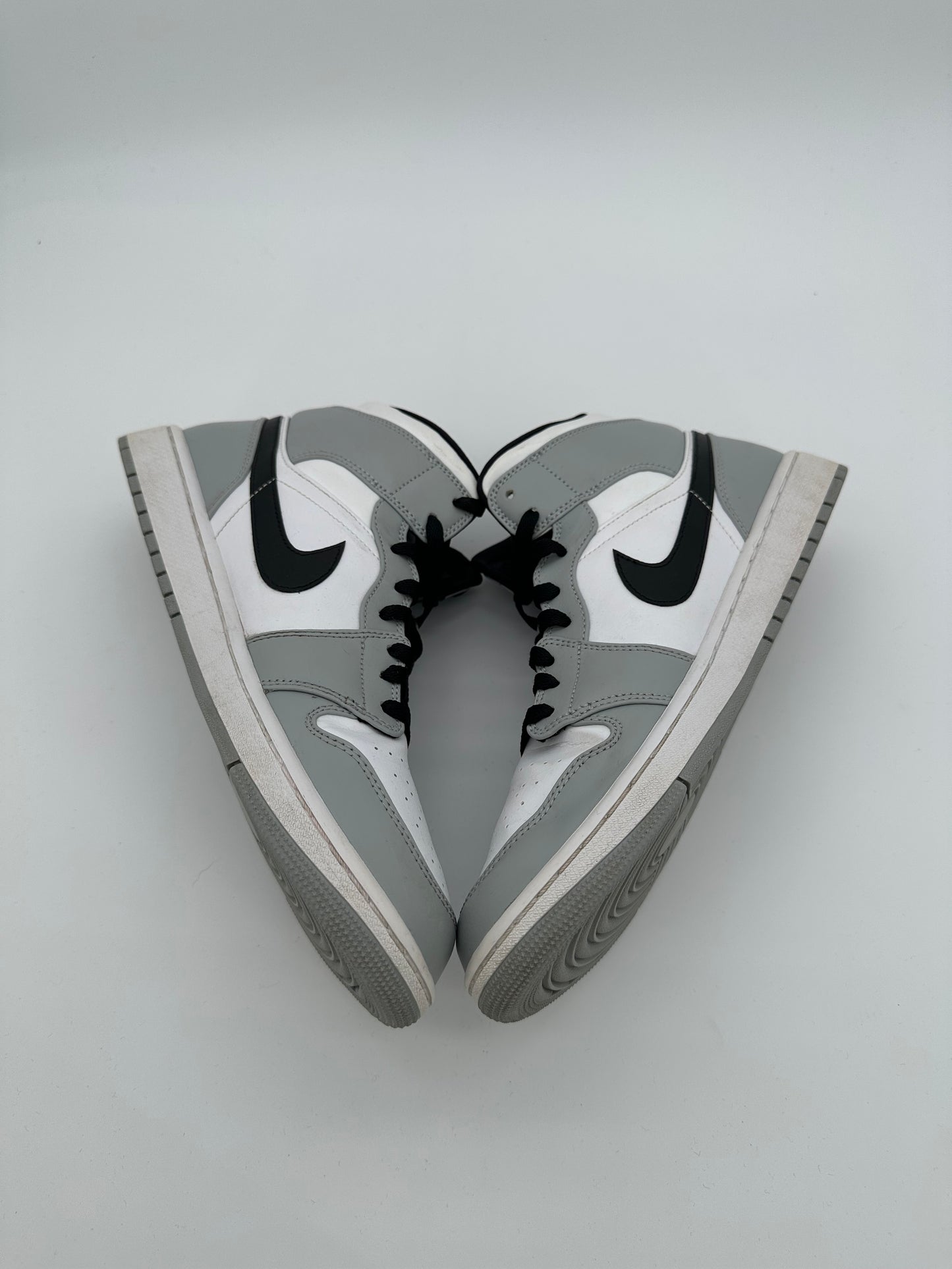 Jordan 1 Mid Light Smoke Grey
