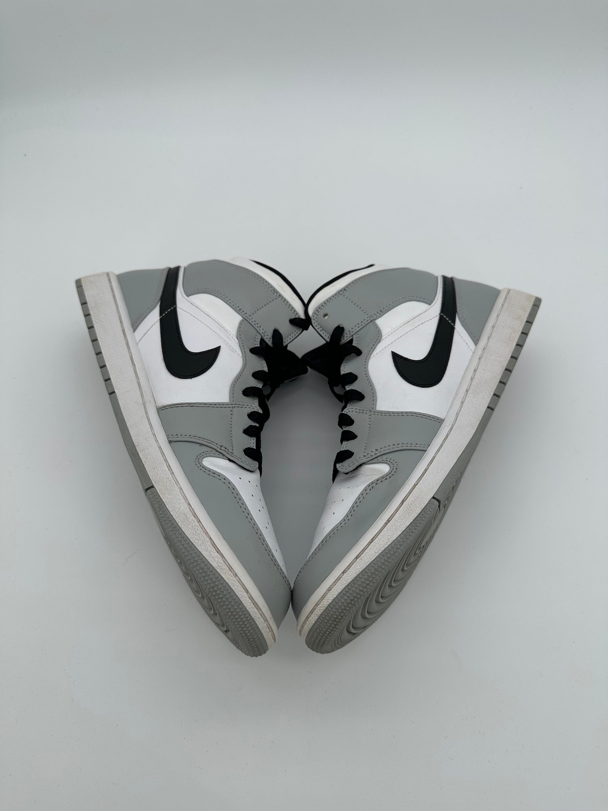 Jordan 1 Mid Light Smoke Grey