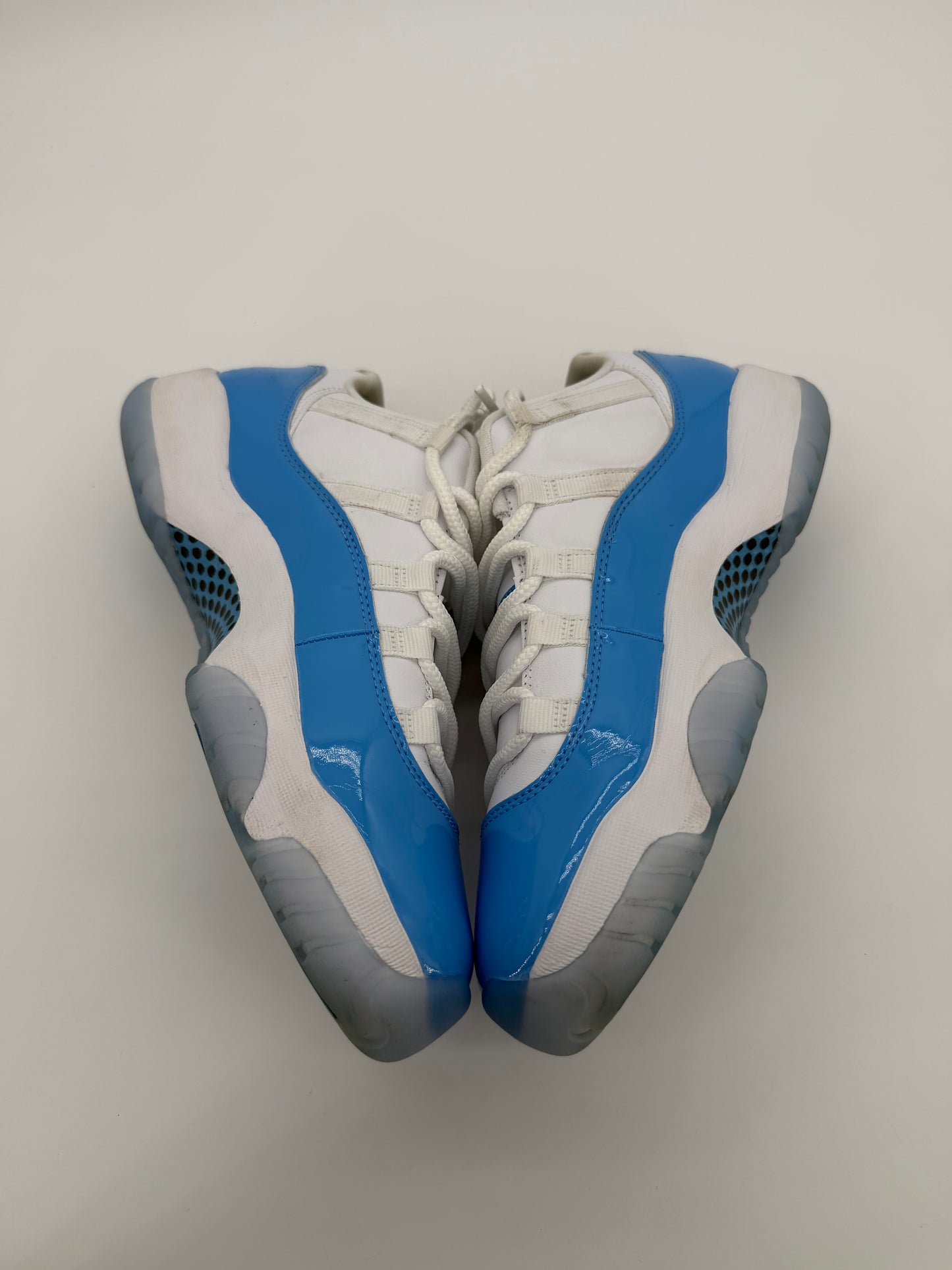 Jordan 11 Retro Low University Blue (2026)
