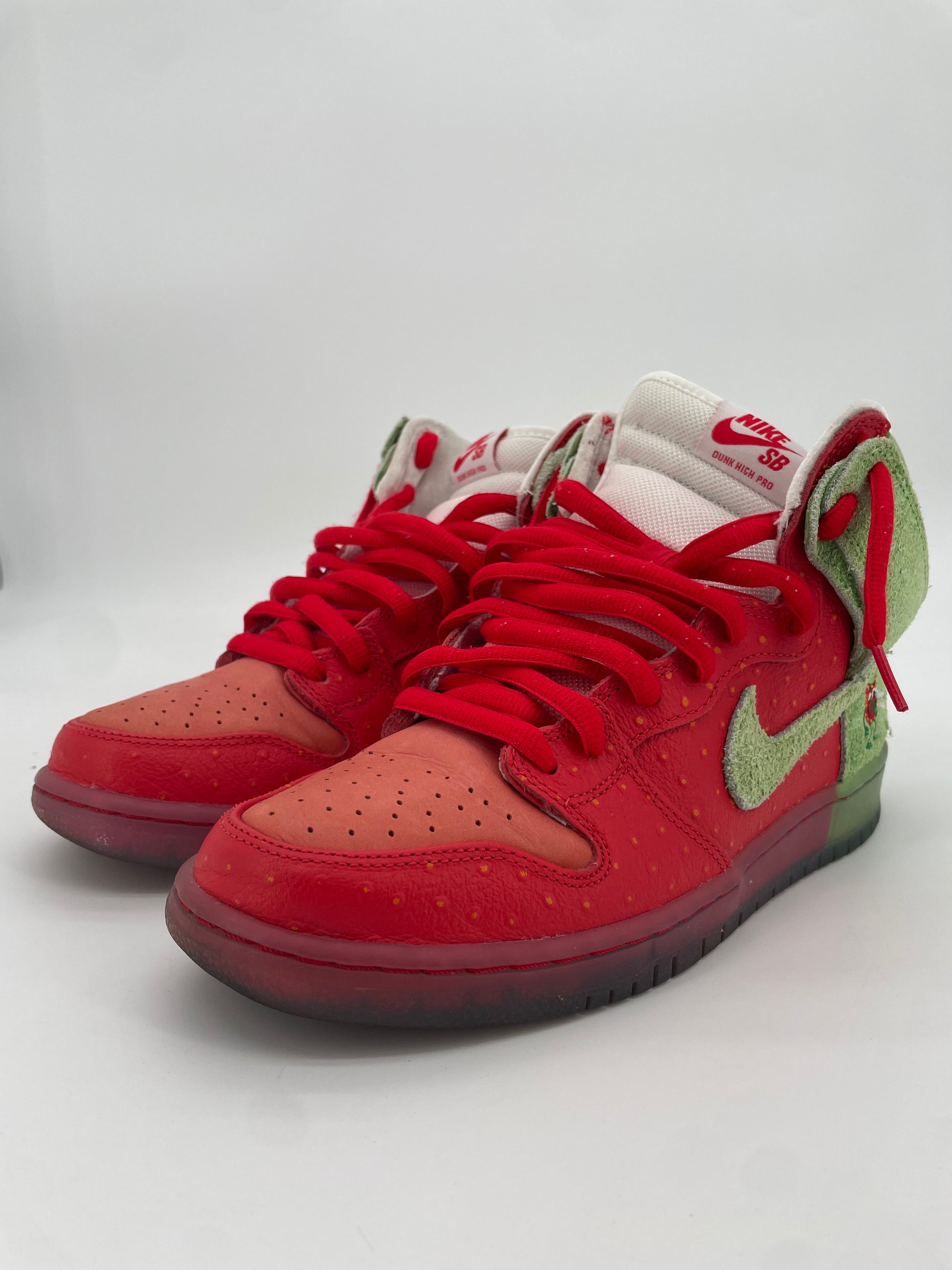 Nike SB Dunk High Strawberry Cough (Regular Box)