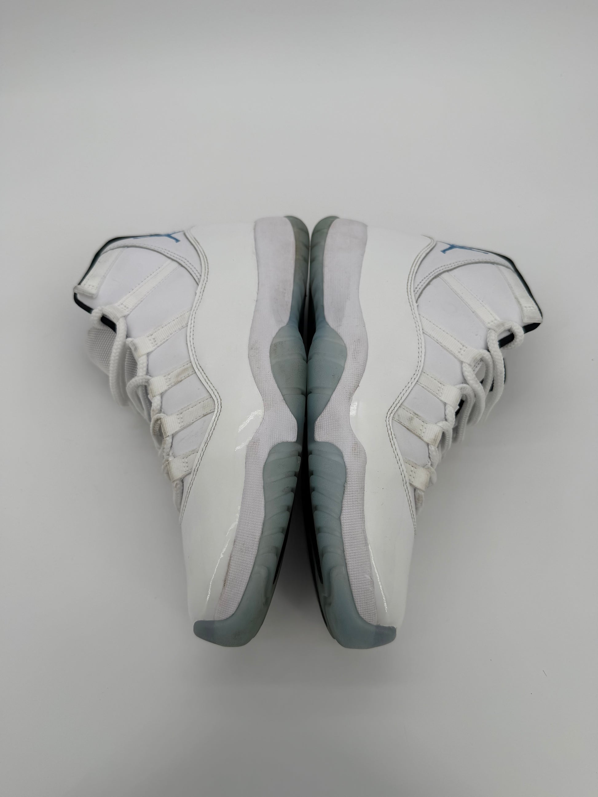 Jordan 11 Retro Legend Blue (2024)