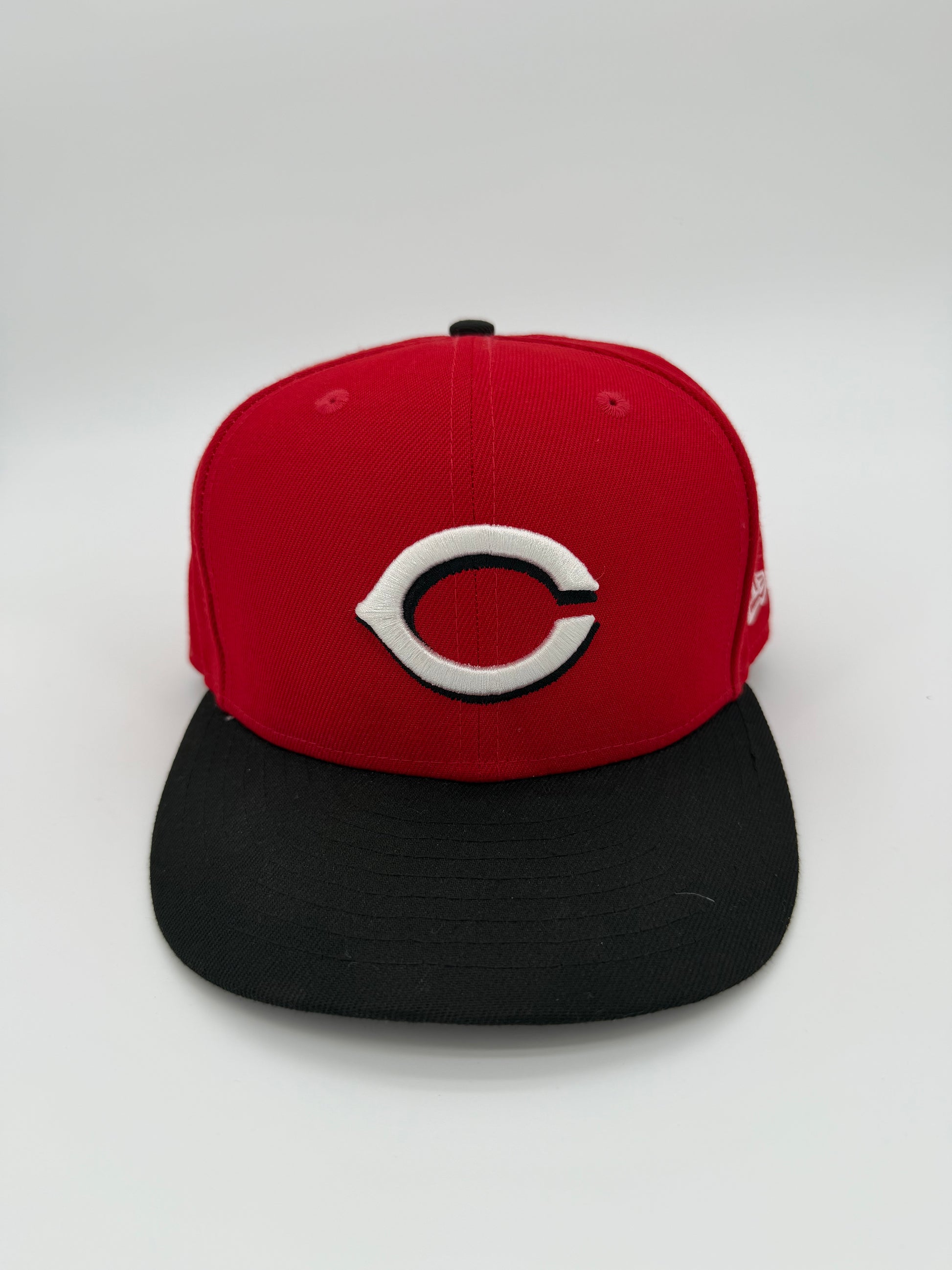 New Era Adult 59FIFTY Cincinnati Reds Fitted with Black Brim