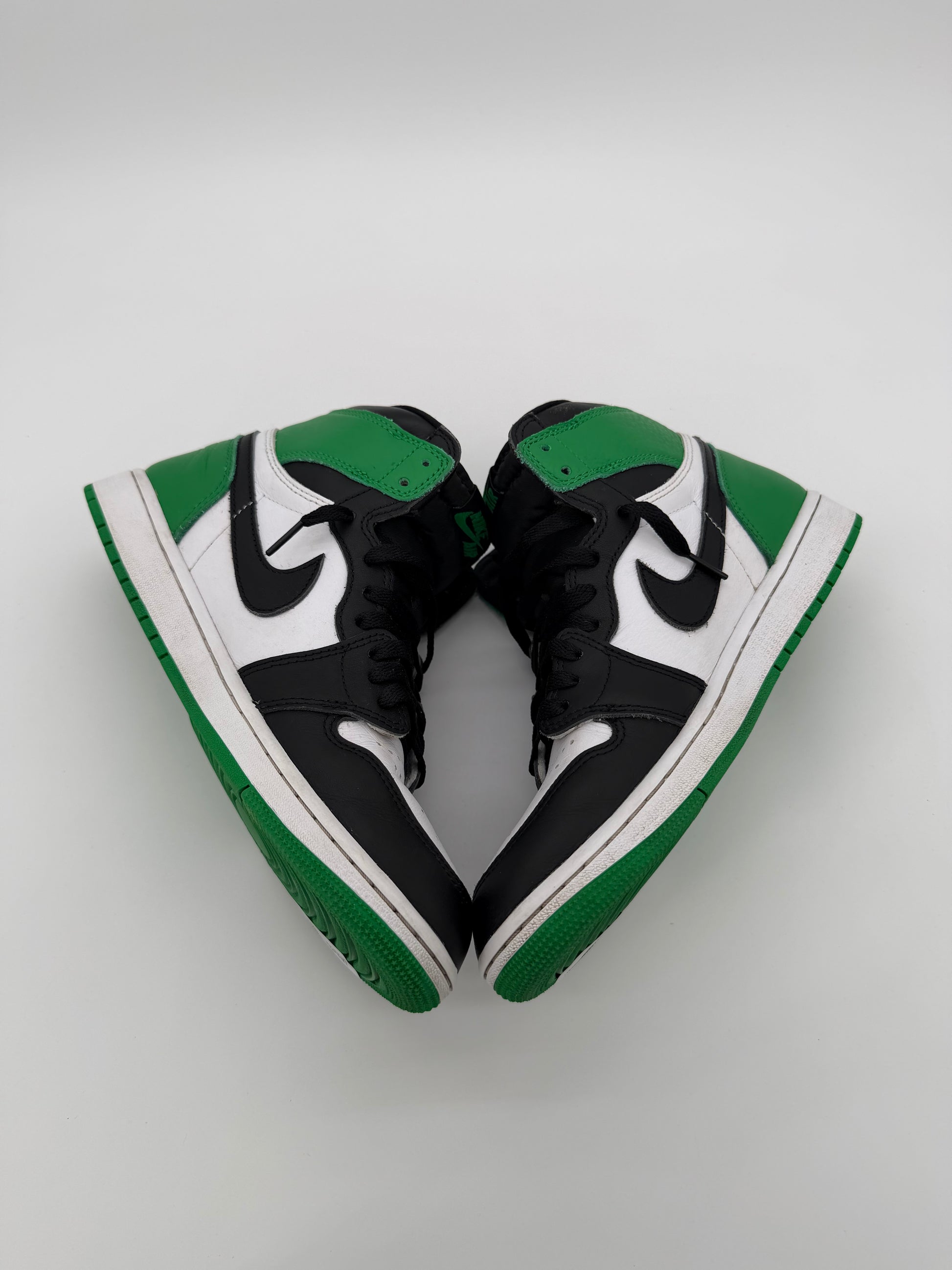 Jordan 1 Retro High OG Lucky Green need pics