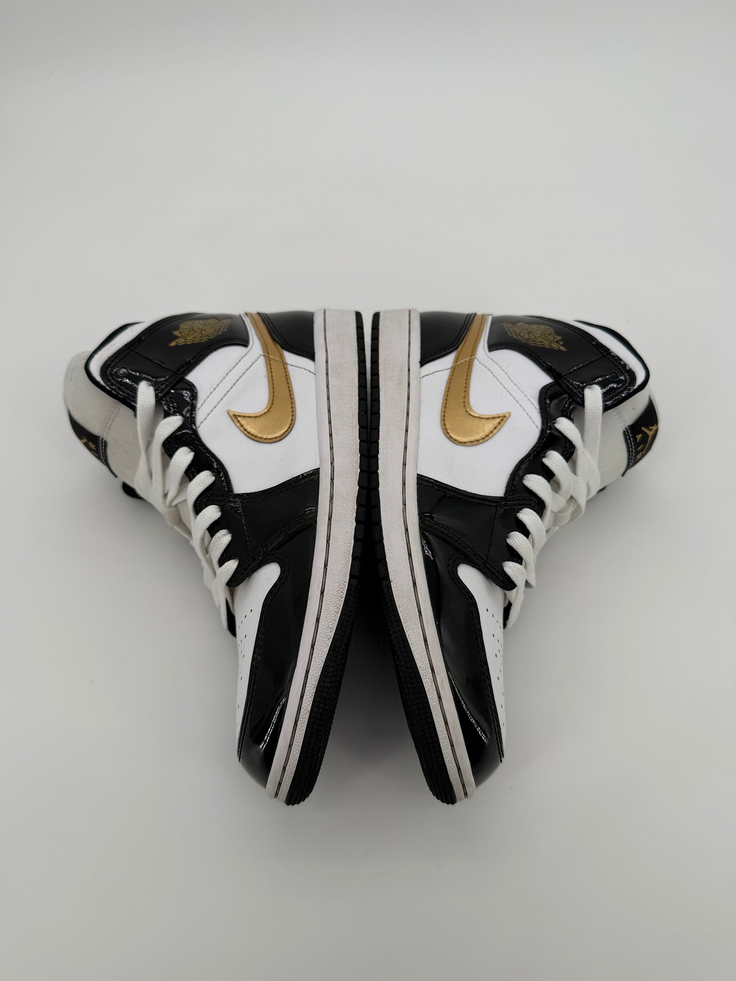 Jordan 1 Mid Patent Black White Gold(needs pics)
