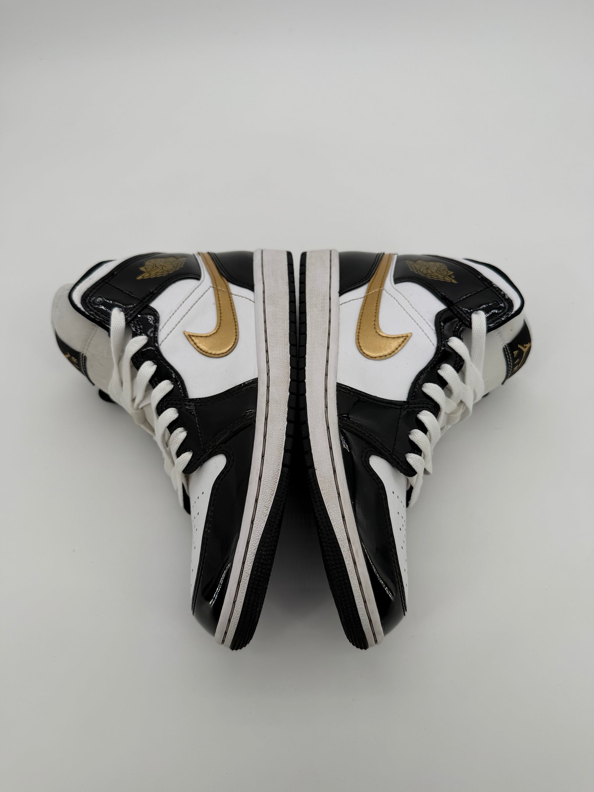 Jordan 1 Mid Patent Black White Gold(needs pics)