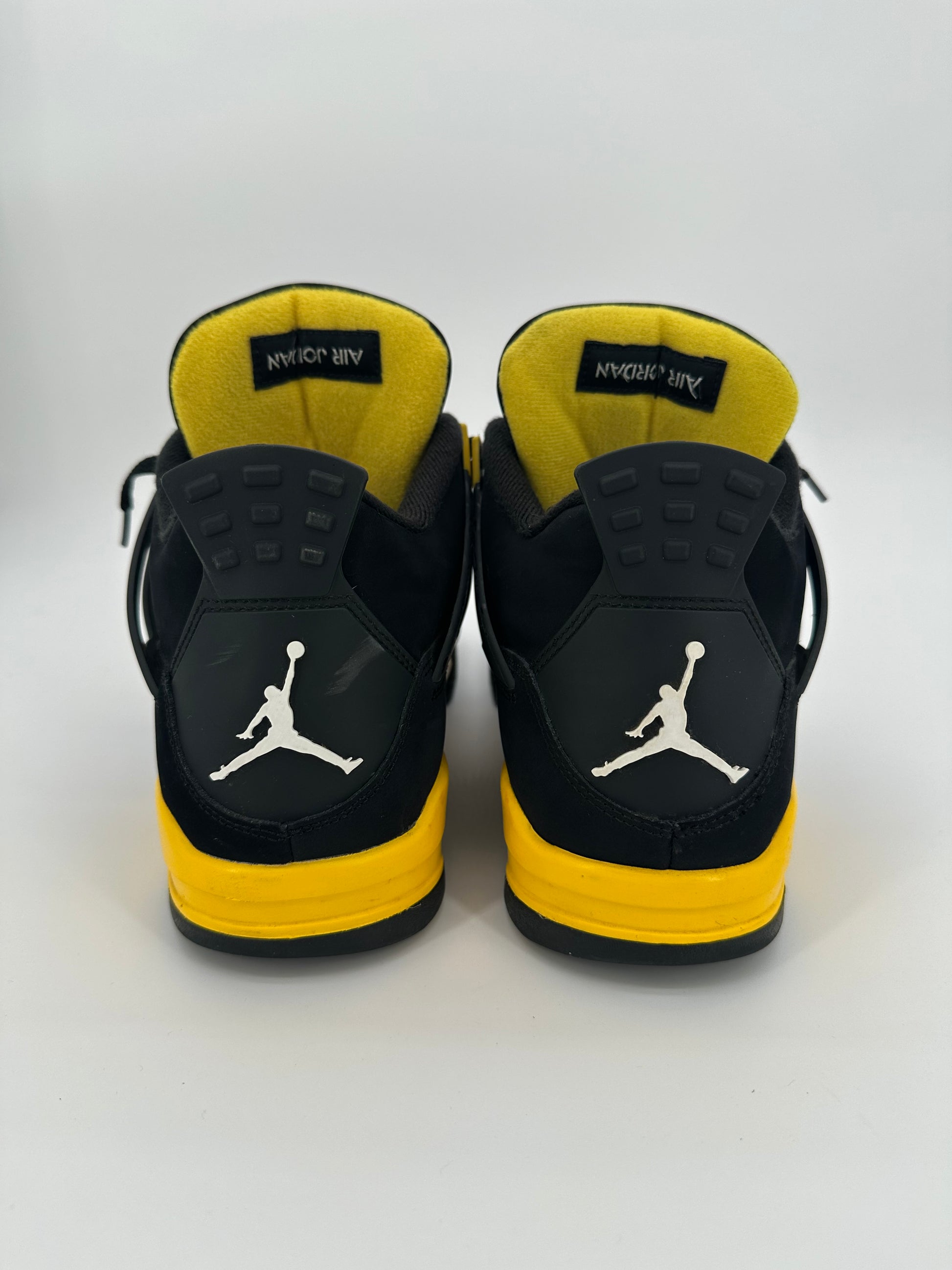Jordan 4 Retro Thunder (2023)