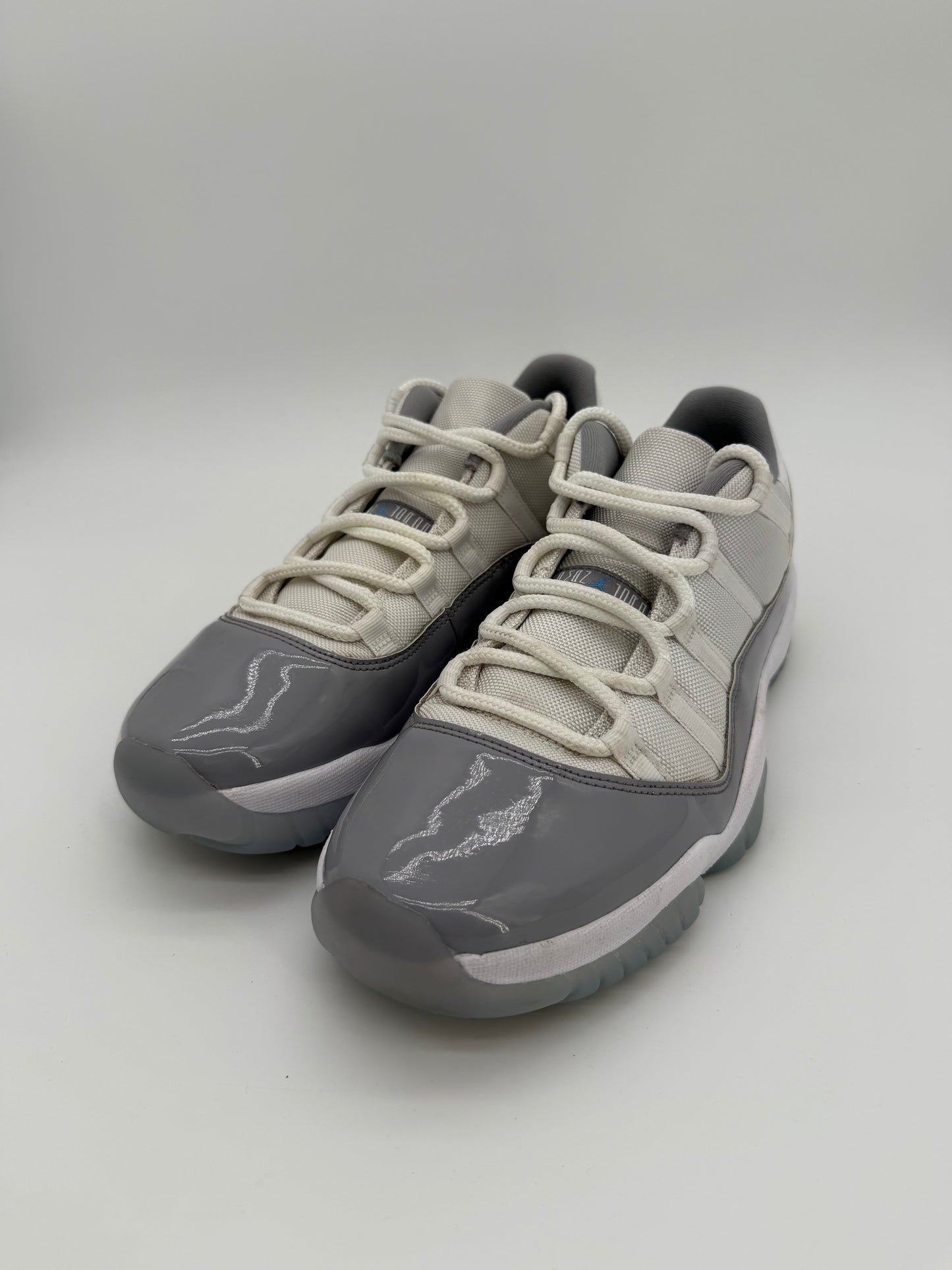 Jordan 11 Retro Low Cement Grey
