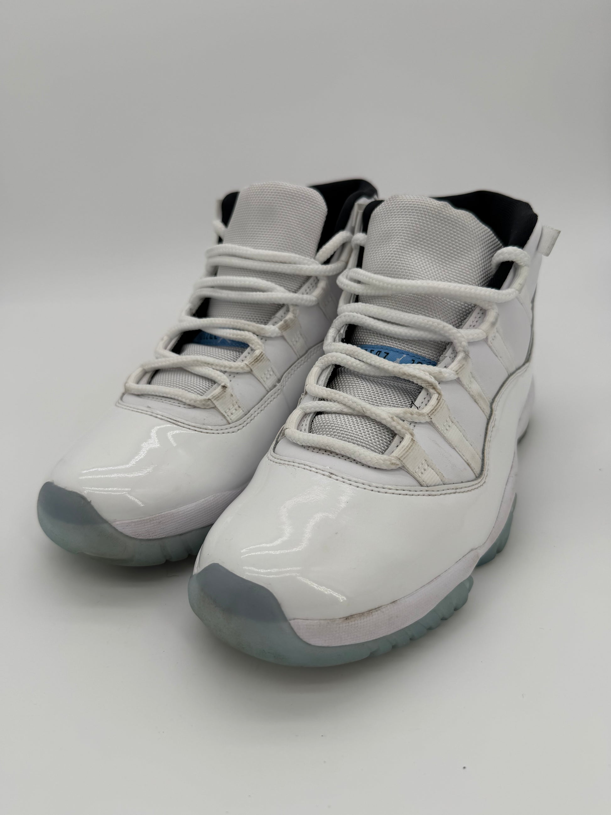 Jordan 11 Retro Legend Blue (2024)
