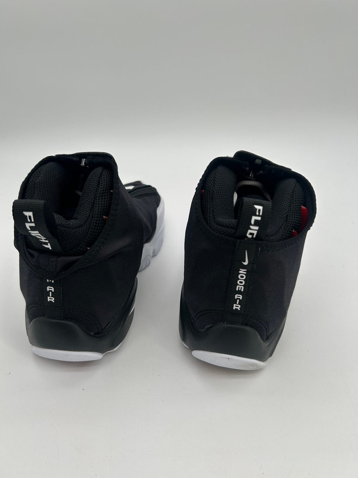 Nike Air Zoom Flight The Glove Black White OG (2026)