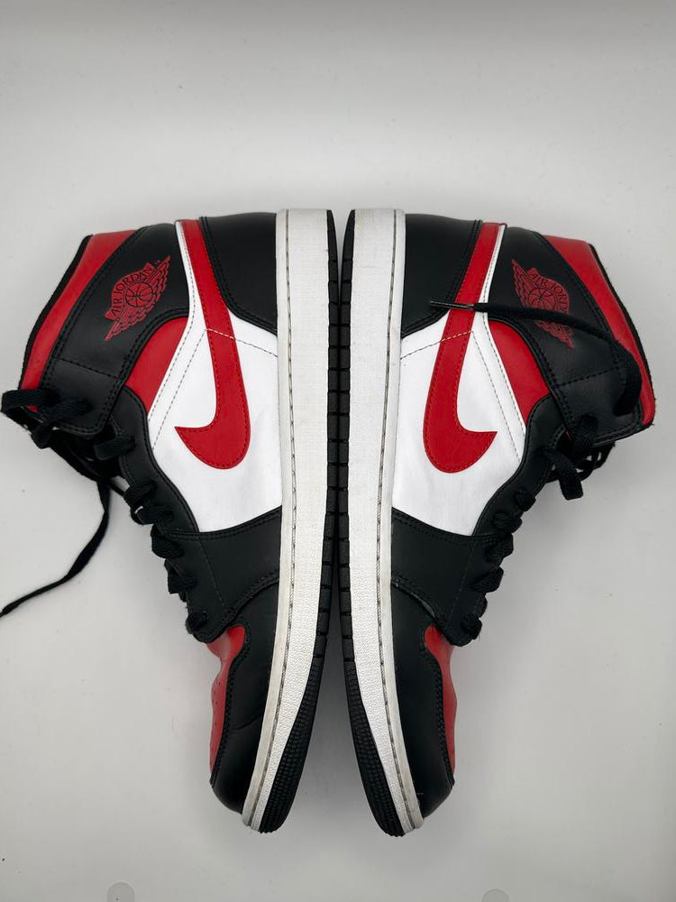 Jordan 1 Mid White Black Red (2022)