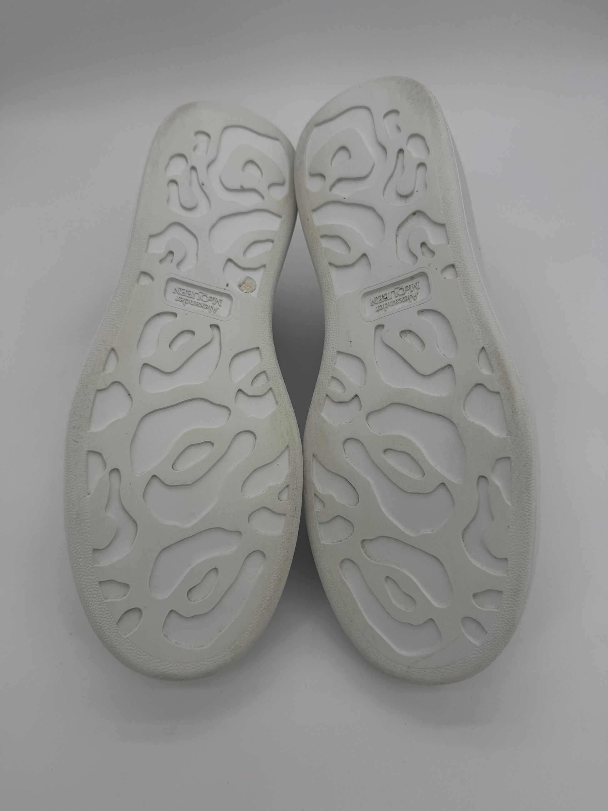 Alexander McQueen Oversized White Black