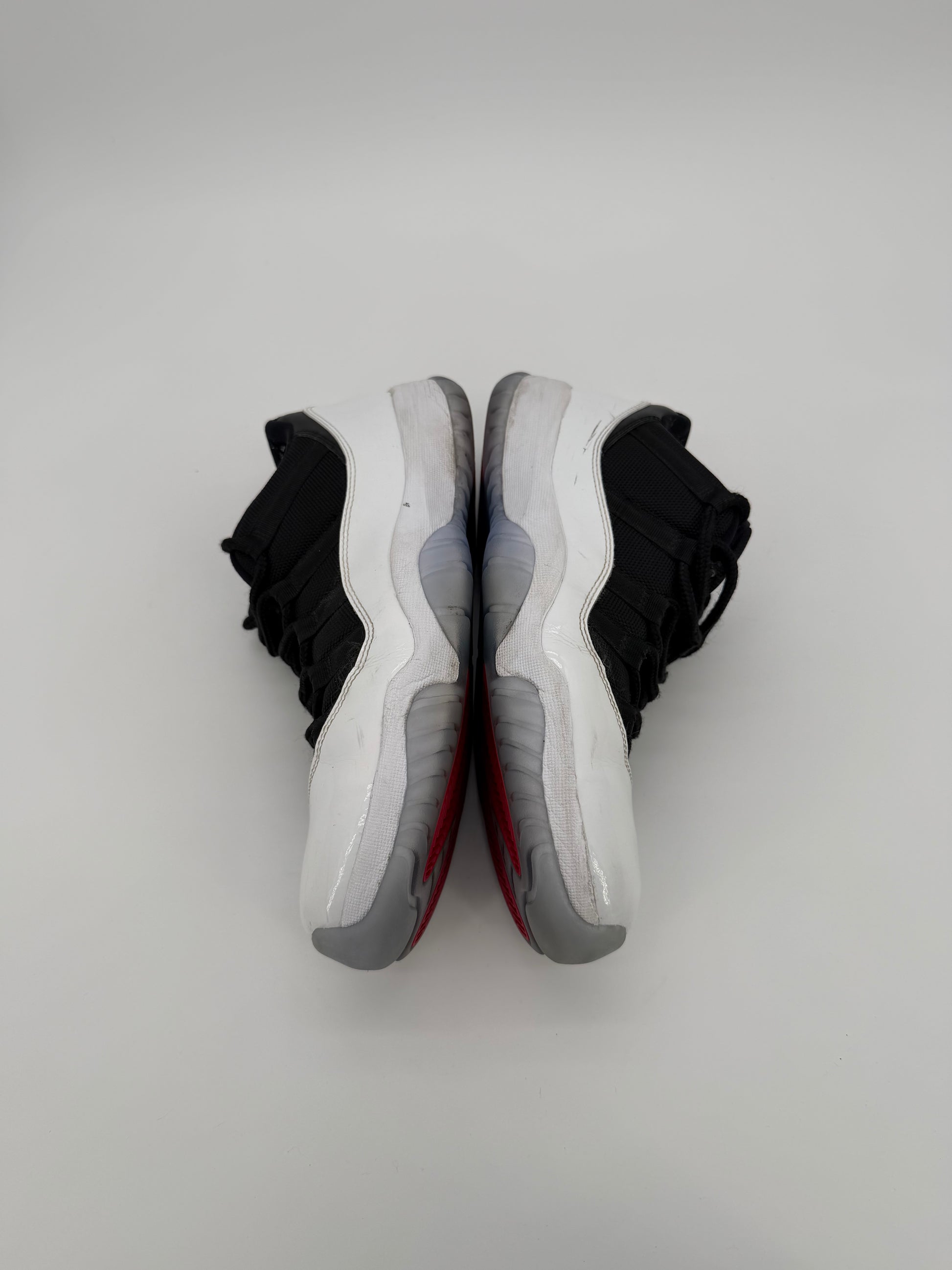 Jordan 11 Retro Low Tuxedo