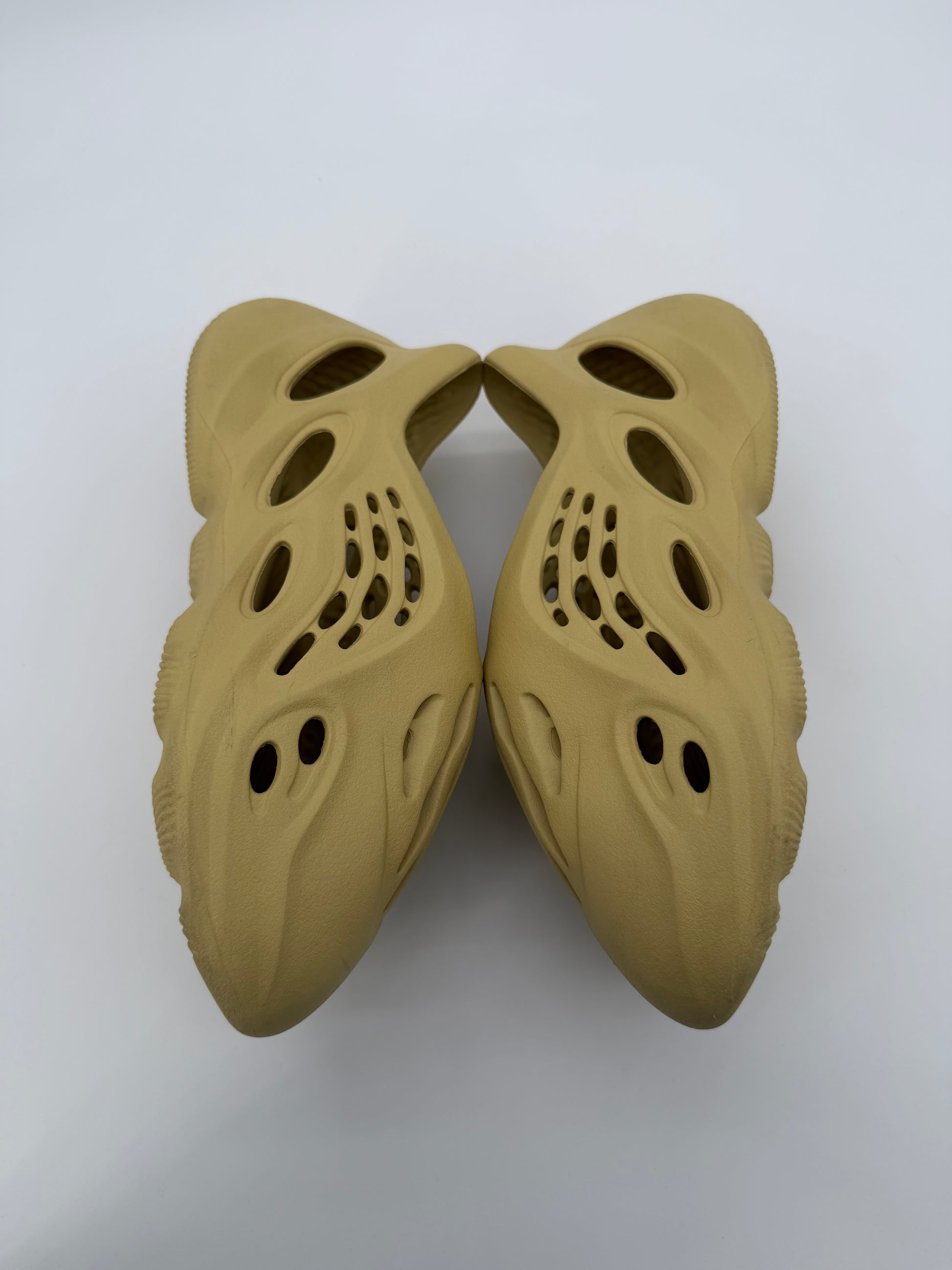 adidas Yeezy Foam RNNR Sulfur