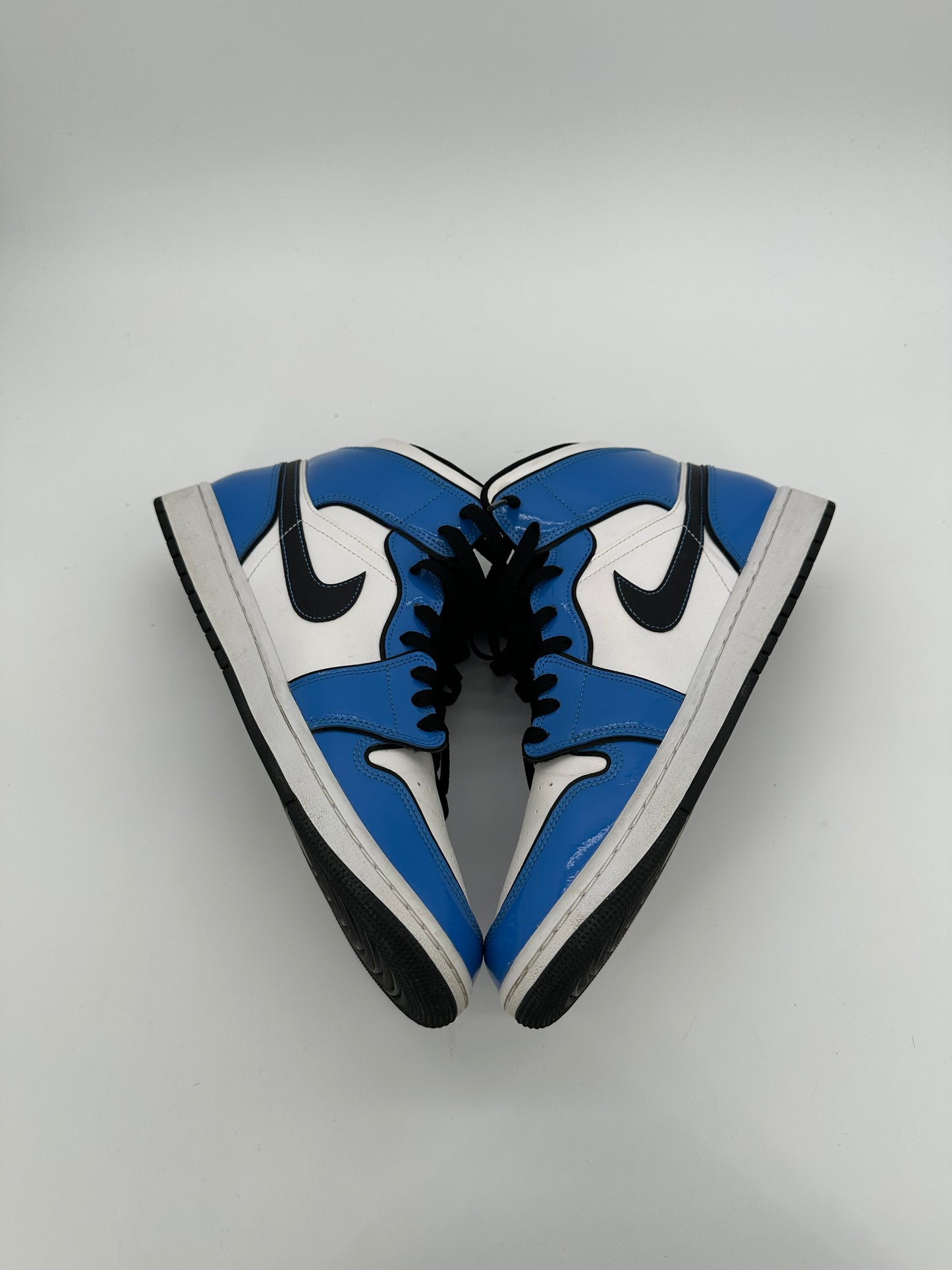 Jordan 1 Mid Signal Blue