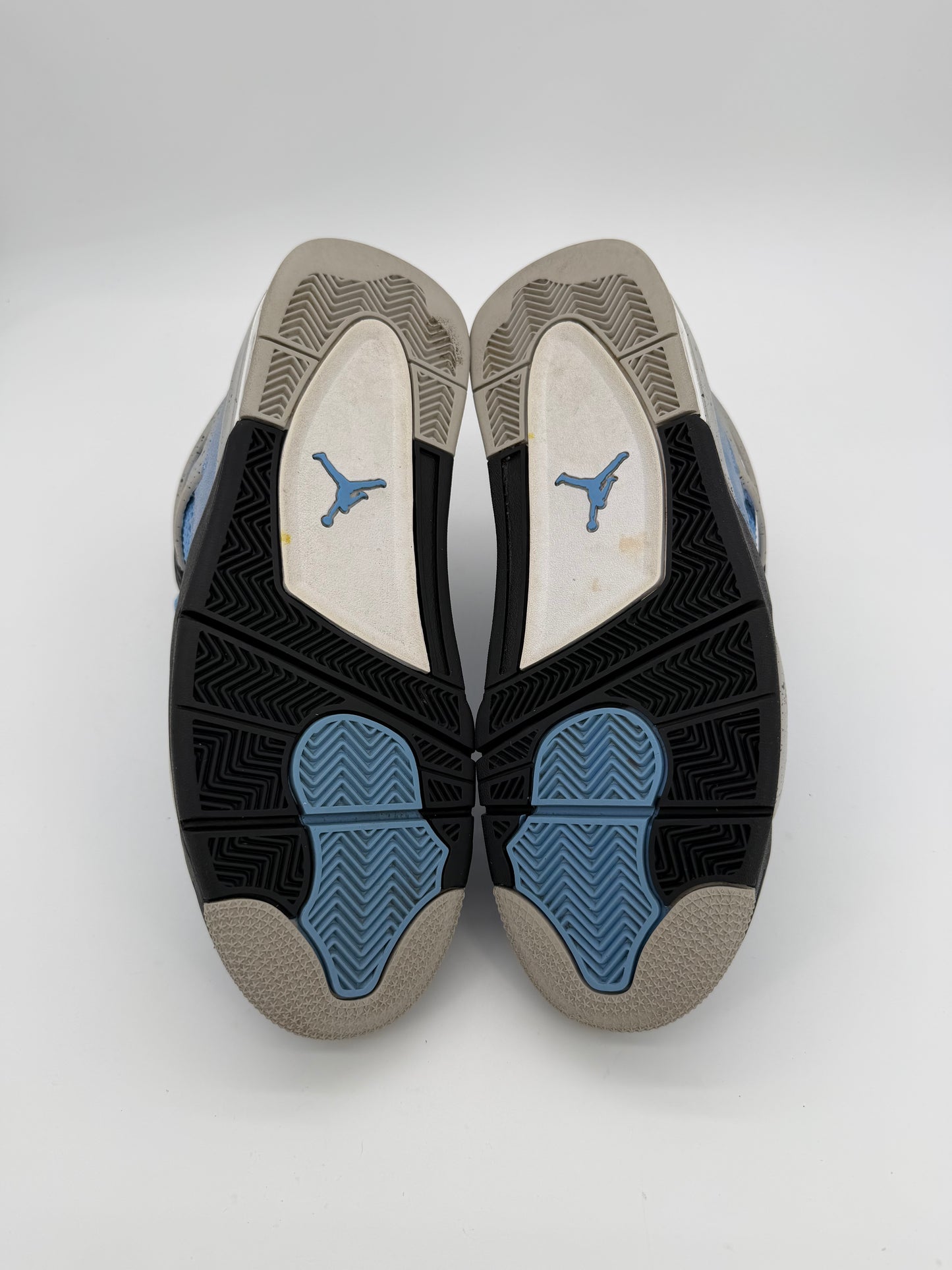Jordan 4 Retro University Blue