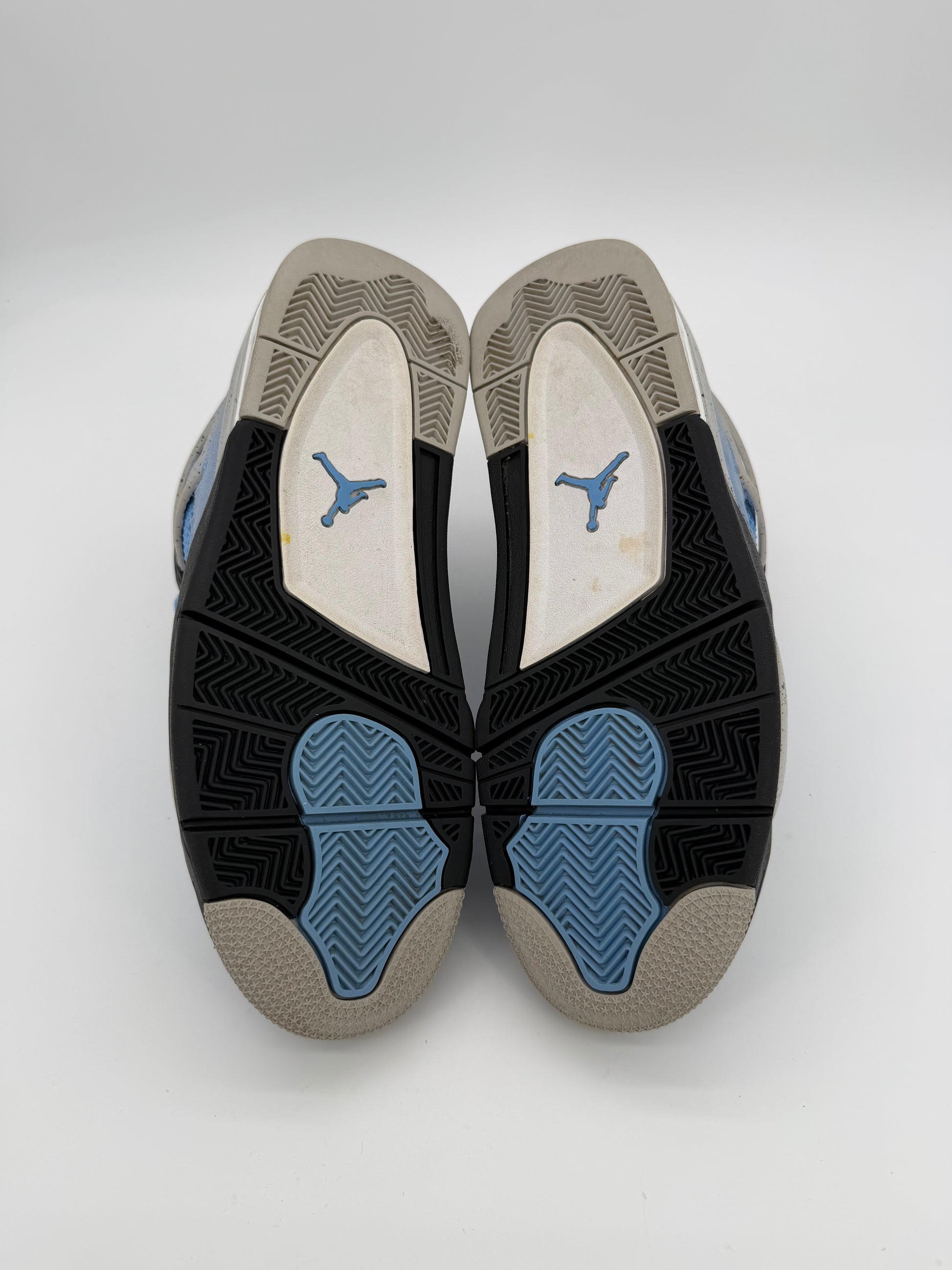 Jordan 4 Retro University Blue