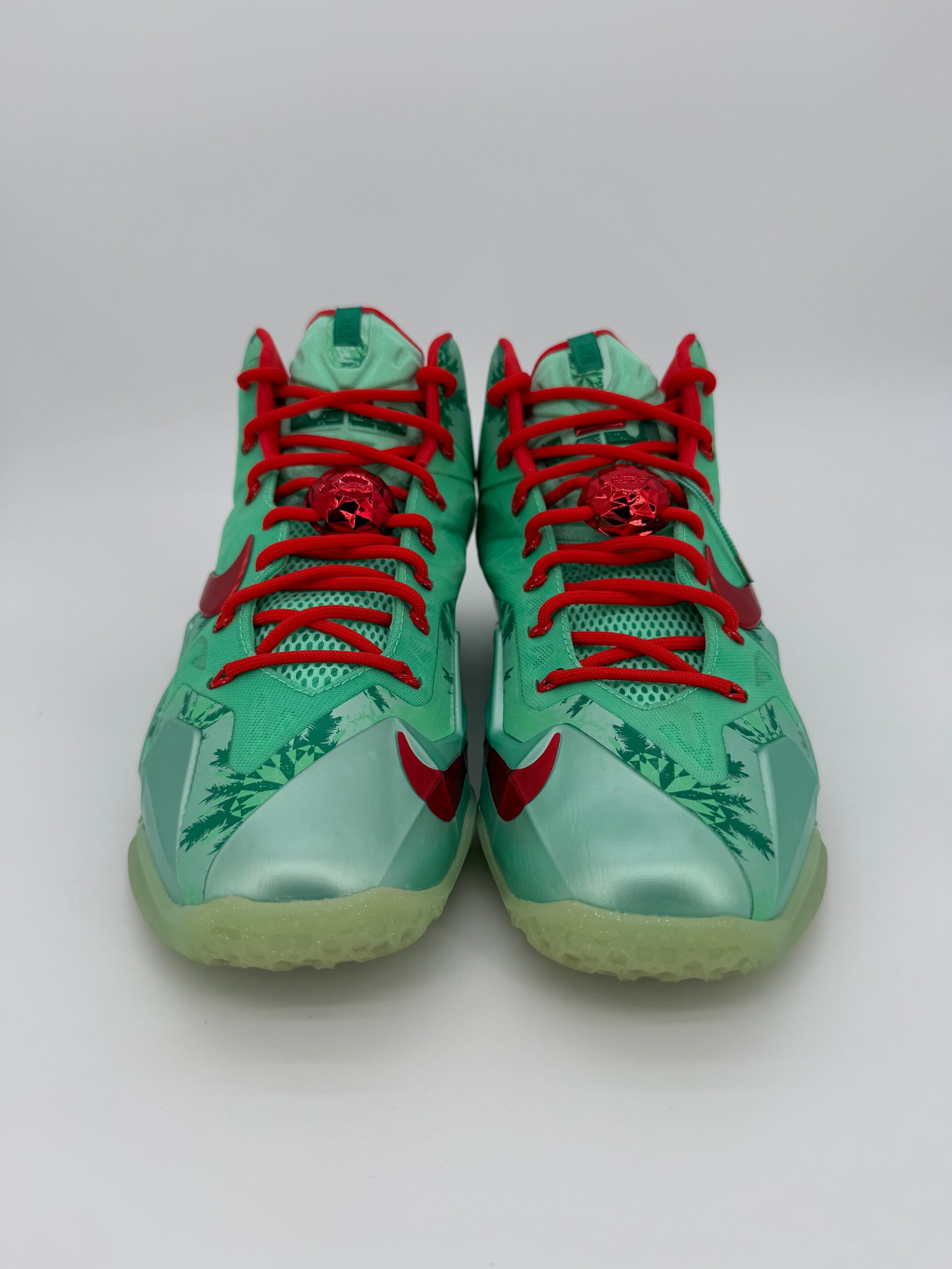 Nike LeBron 11 Christmas