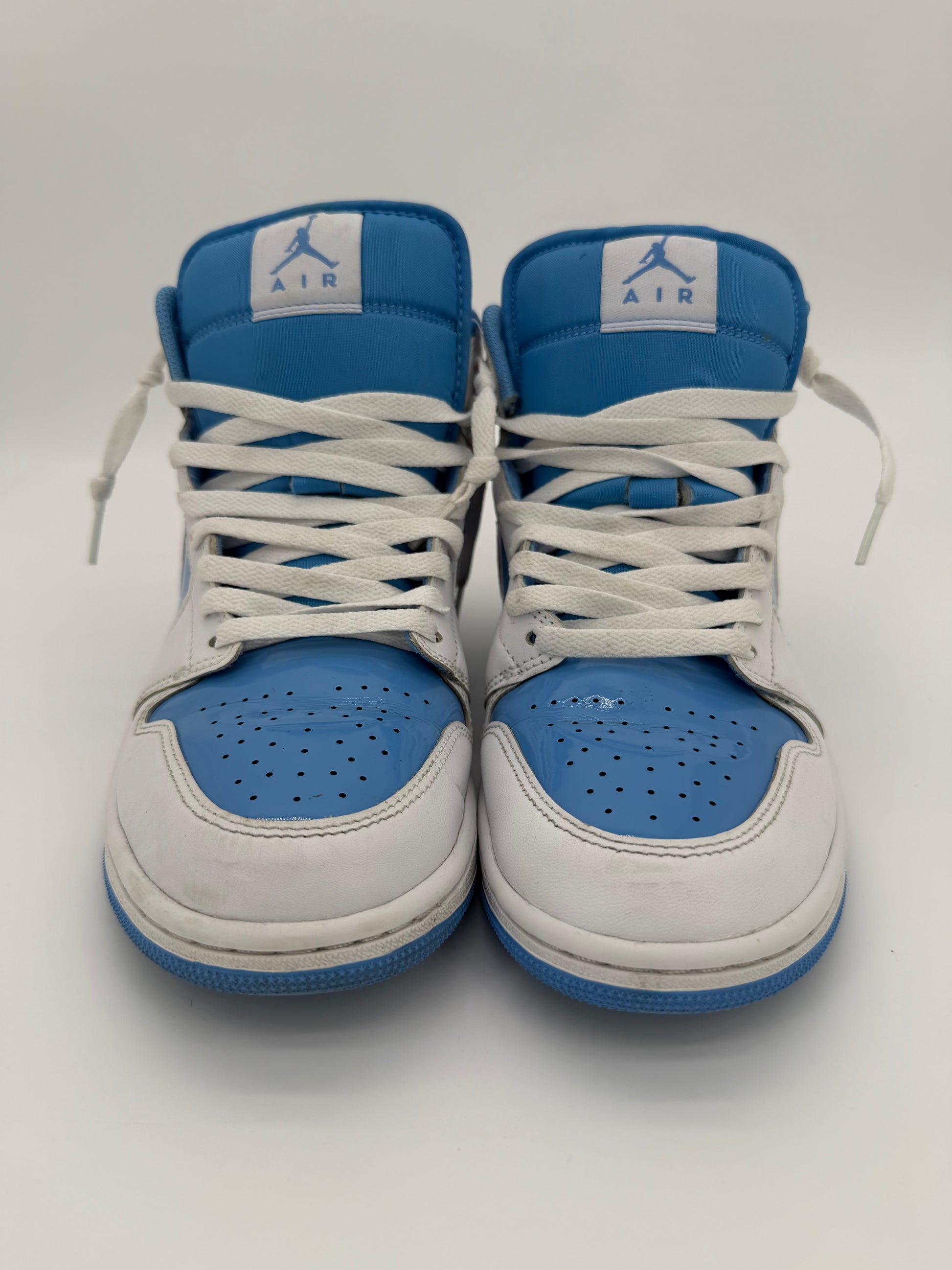 Jordan 1 Mid Legend Blue